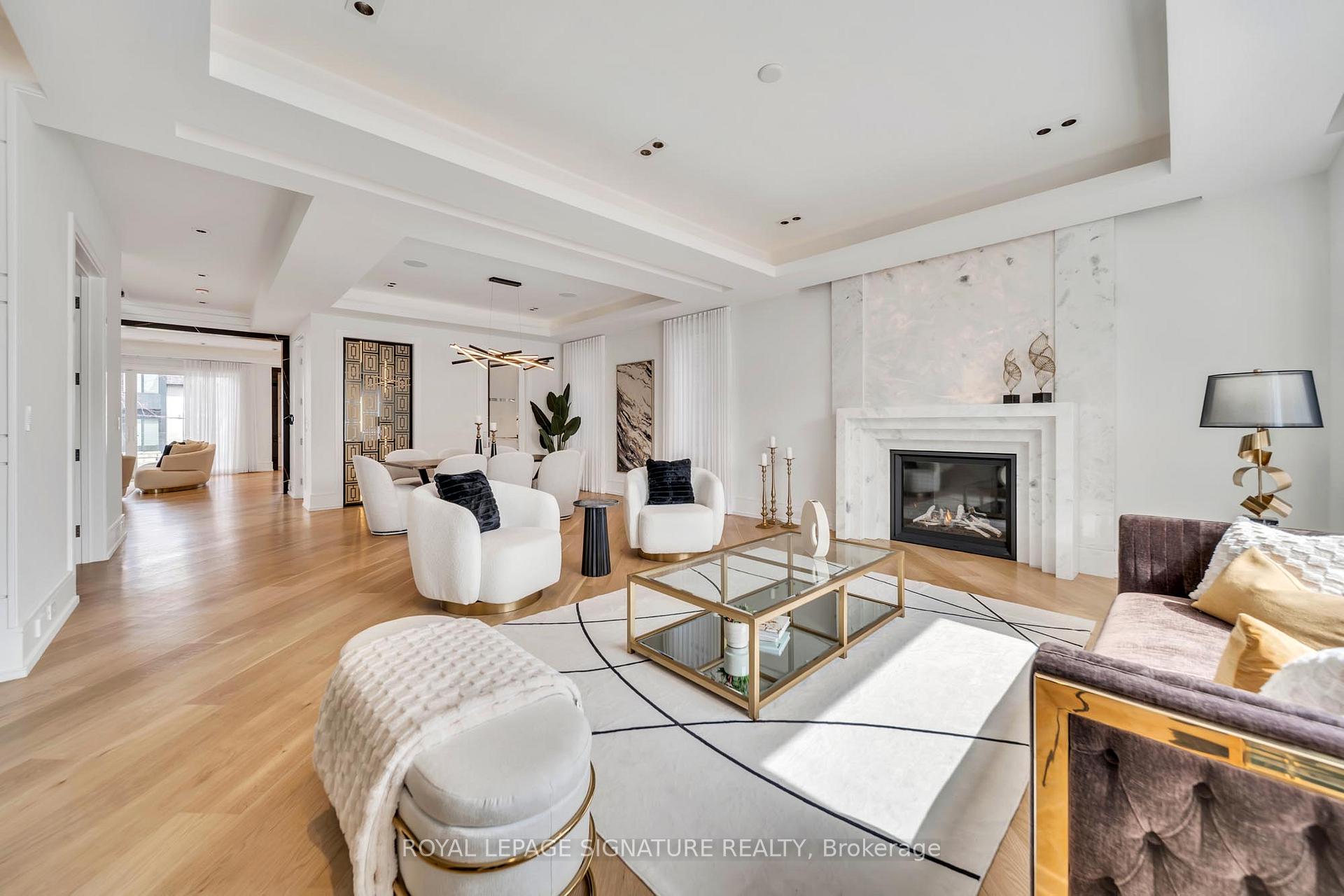 Photo 10 of 658 Bedford Pk Avenue, Toronto, Bedford Park-Nortown — HOMEH