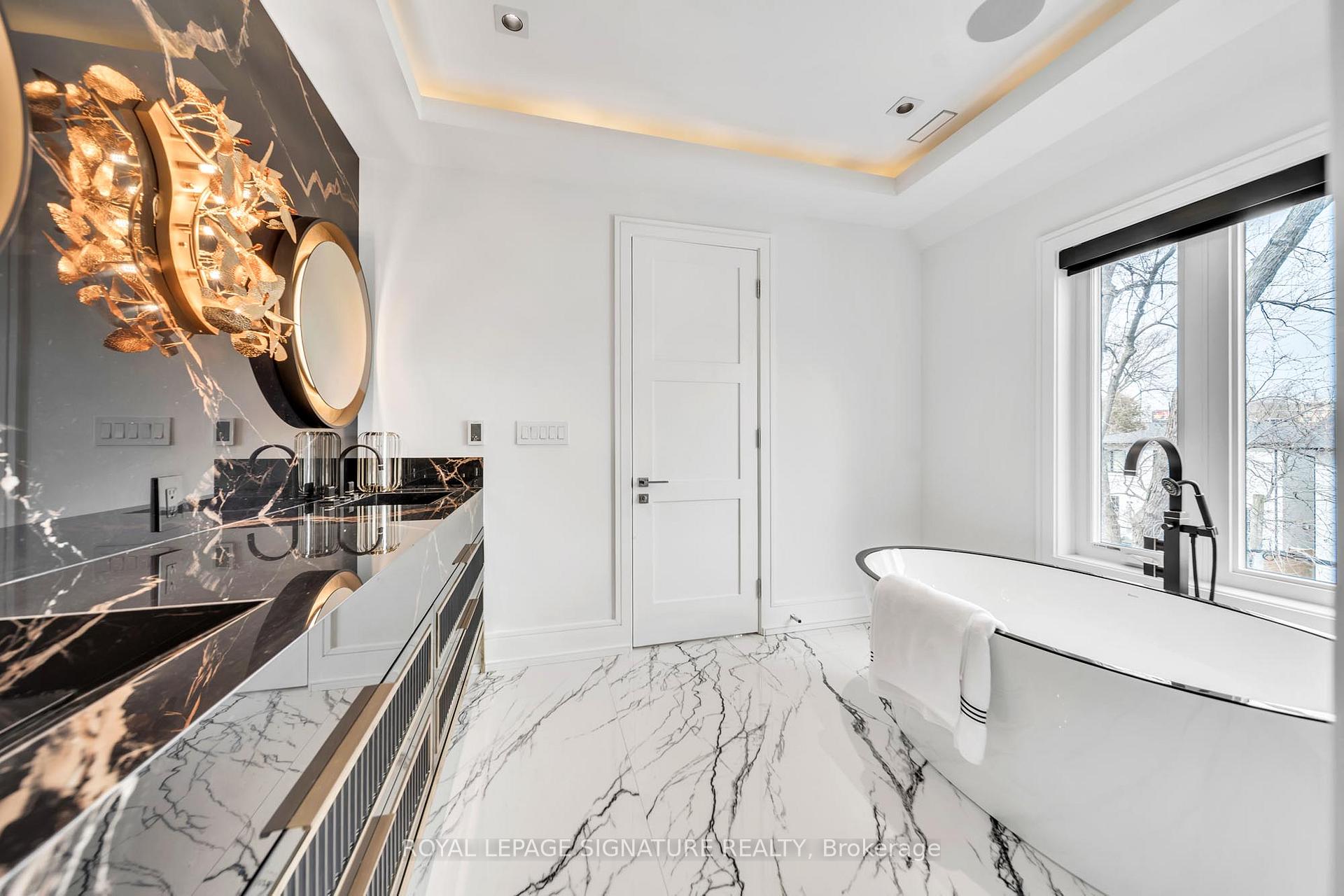 Photo 26 of 658 Bedford Pk Avenue, Toronto, Bedford Park-Nortown — HOMEH