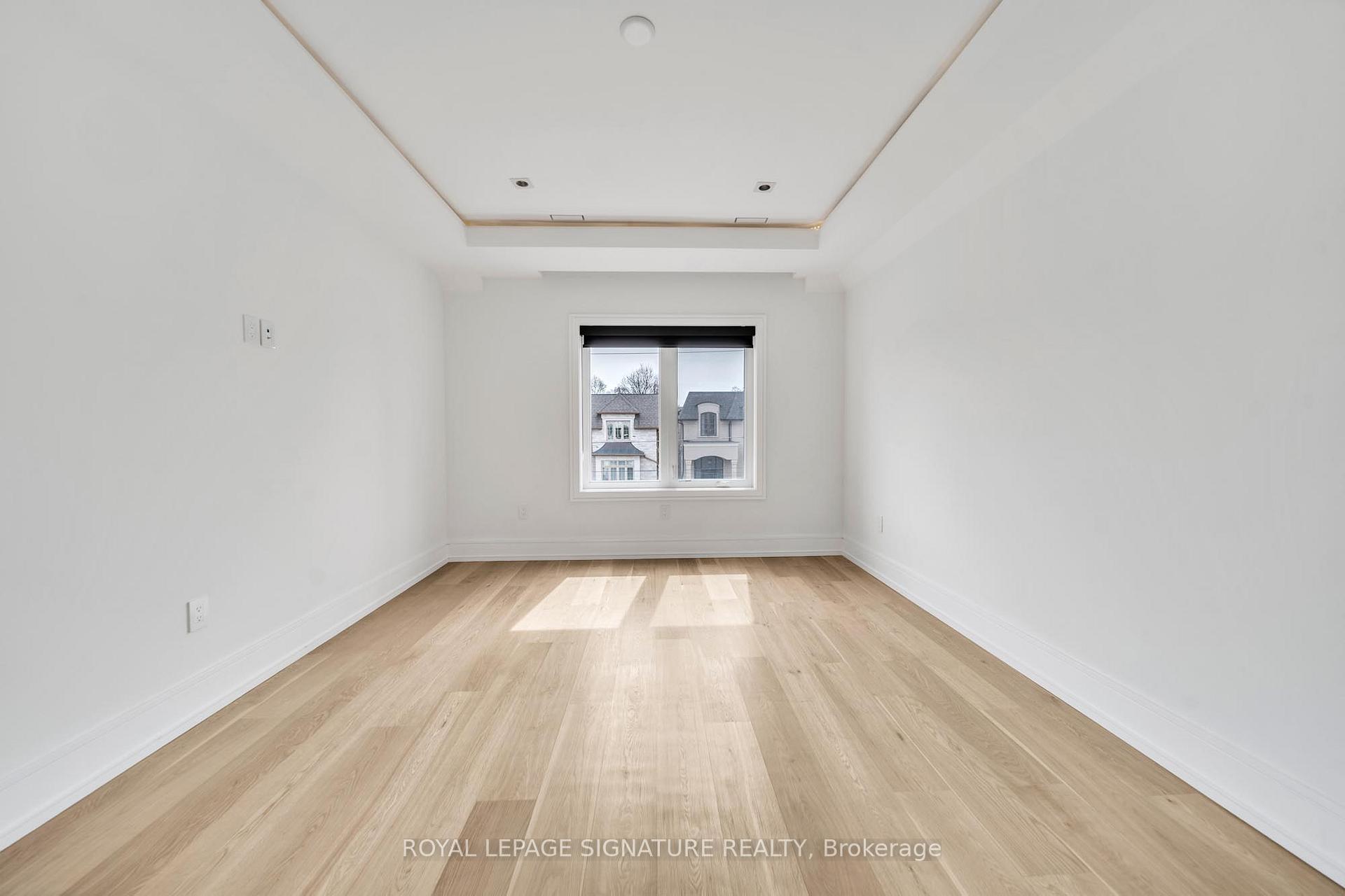 Photo 35 of 658 Bedford Pk Avenue, Toronto, Bedford Park-Nortown — HOMEH