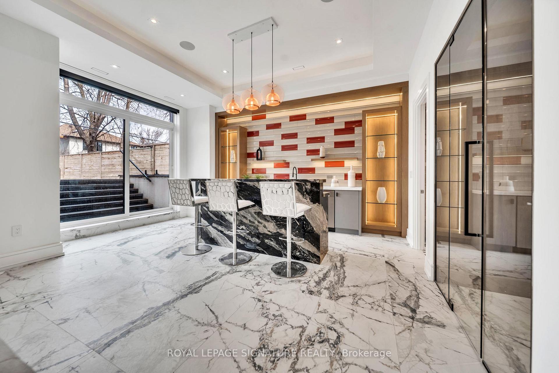 Photo 40 of 658 Bedford Pk Avenue, Toronto, Bedford Park-Nortown — HOMEH
