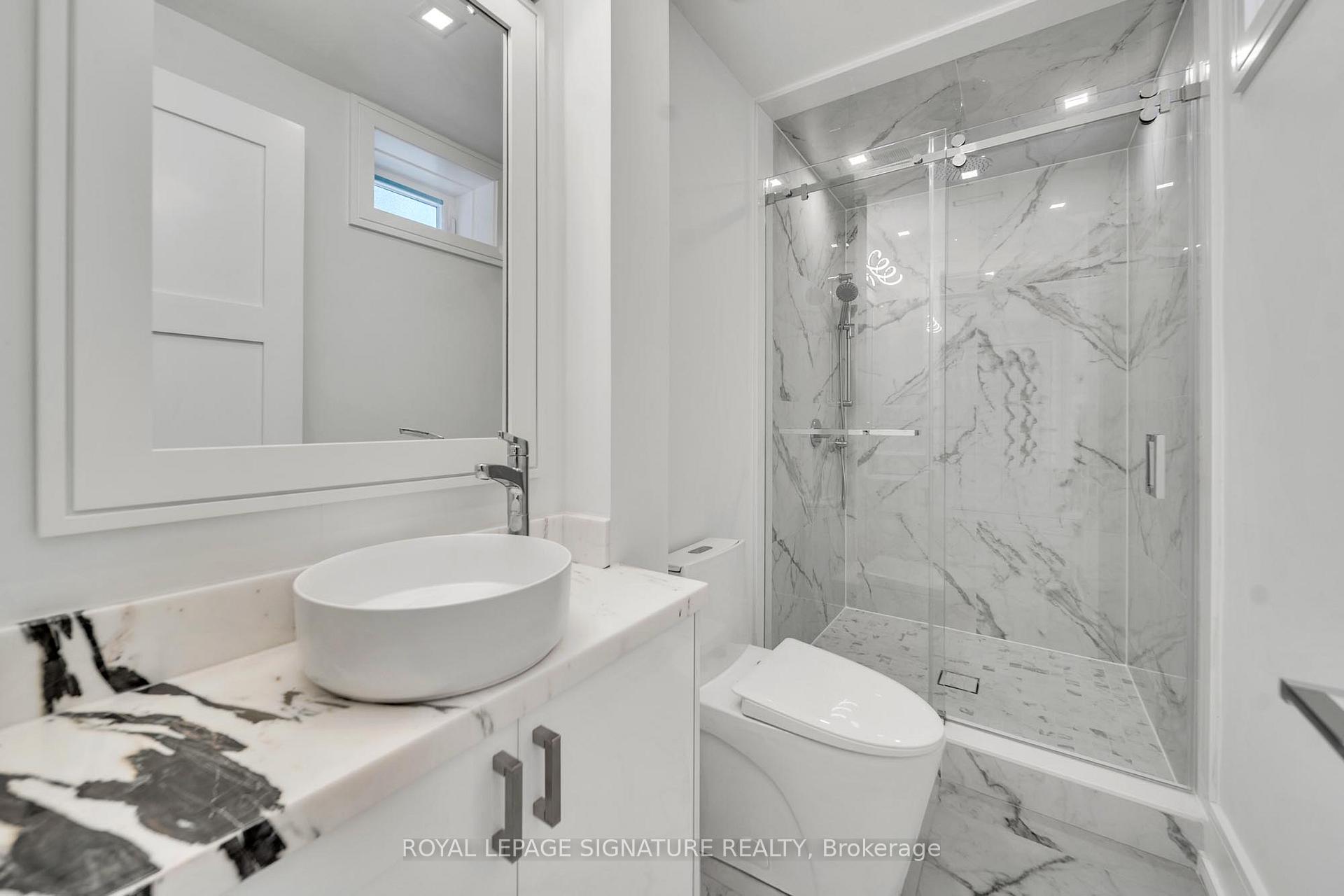 Photo 45 of 658 Bedford Pk Avenue, Toronto, Bedford Park-Nortown — HOMEH