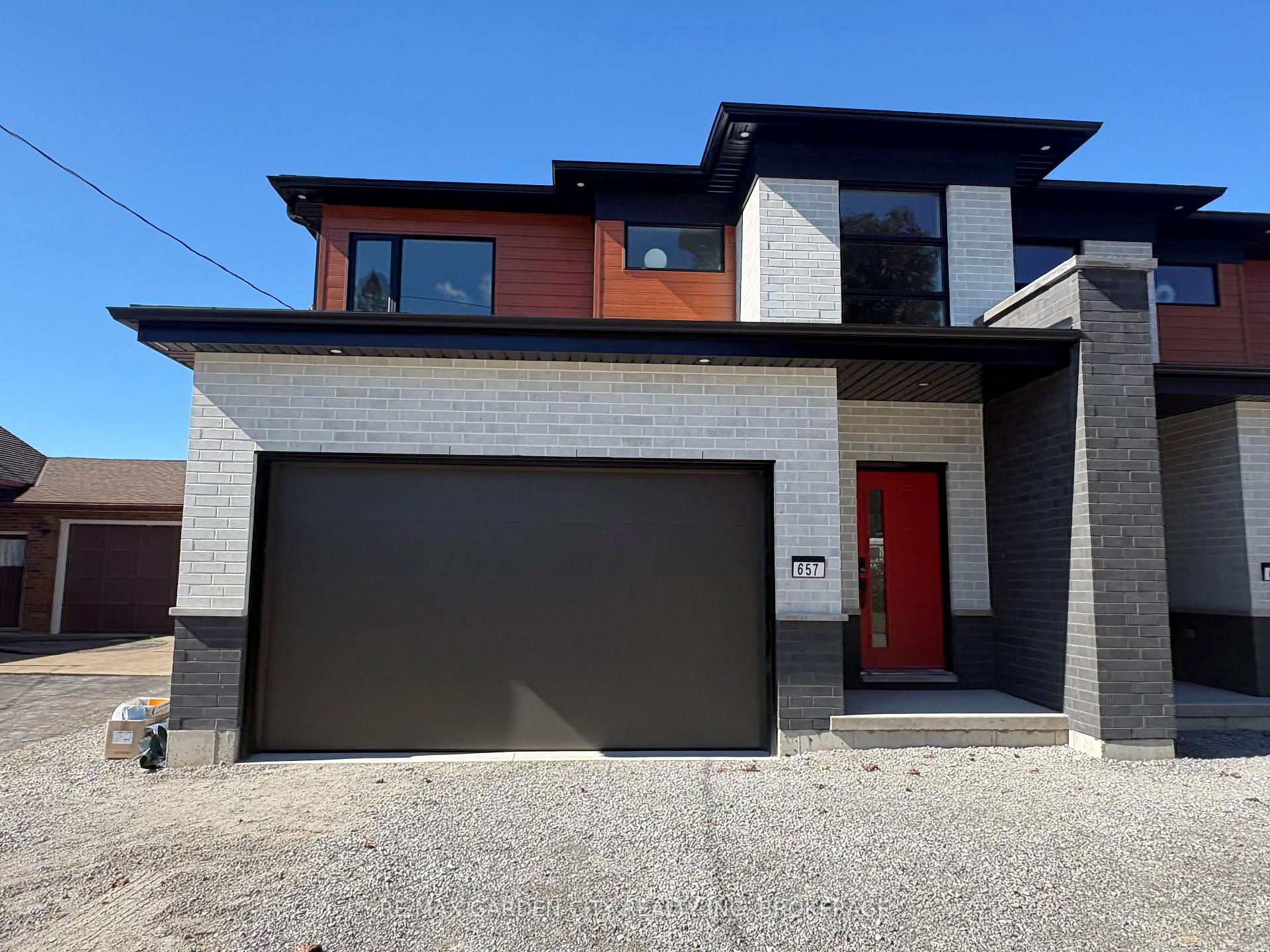 Photo of 657 Clare Avenue