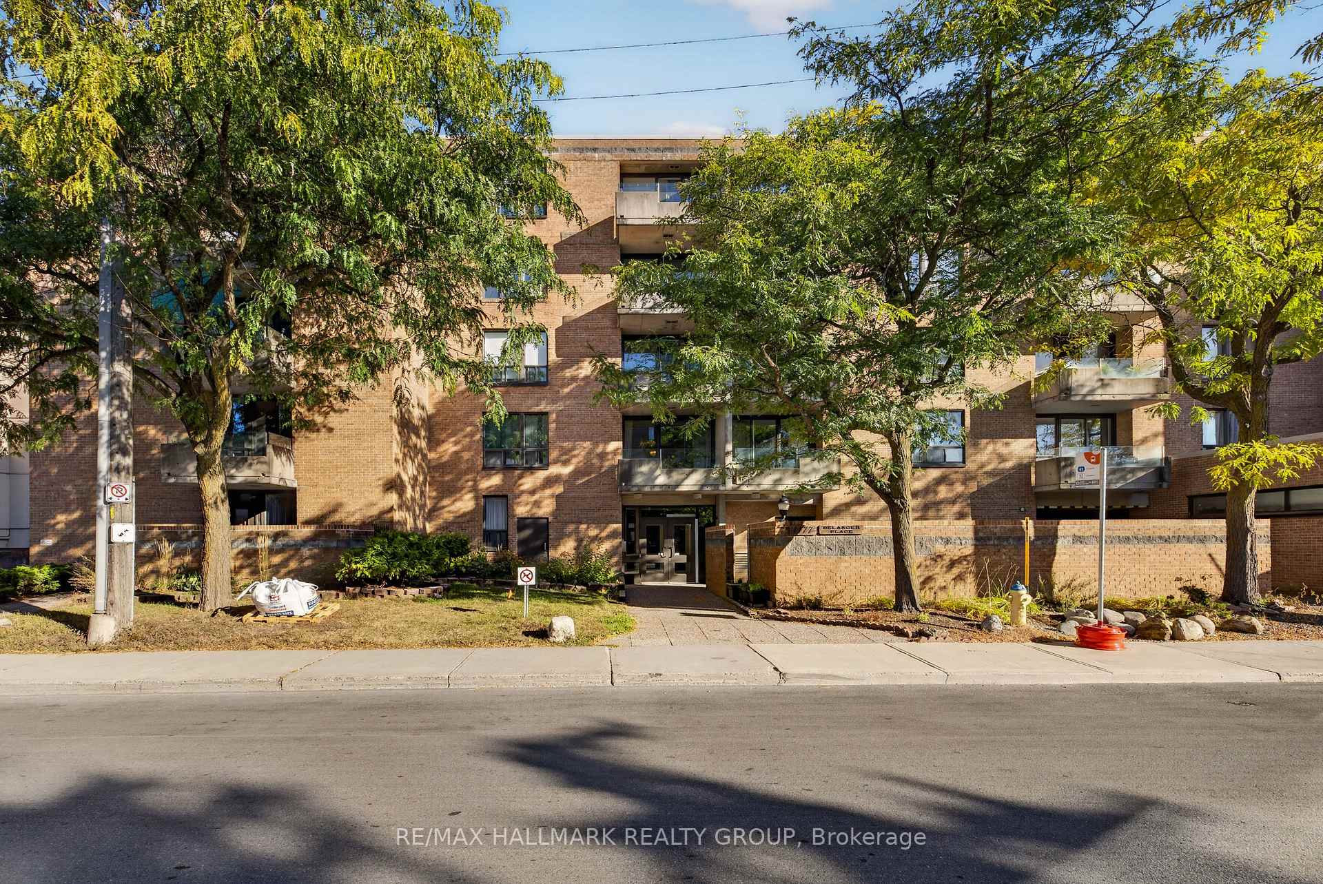 Photo of Unit 407, 1177 Belanger Avenue