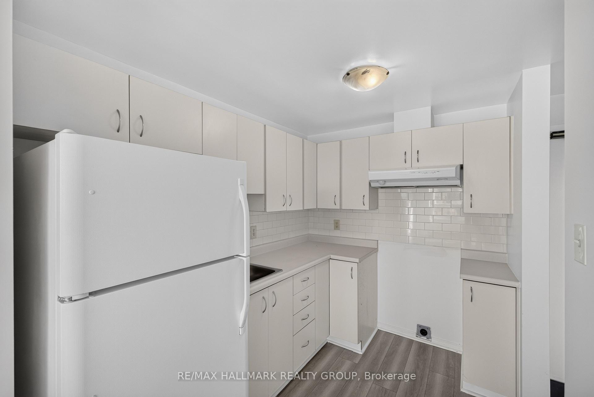 Photo 7 of Unit 407, 1177 Belanger Avenue, Ottawa, Billings Bridge — HOMEH