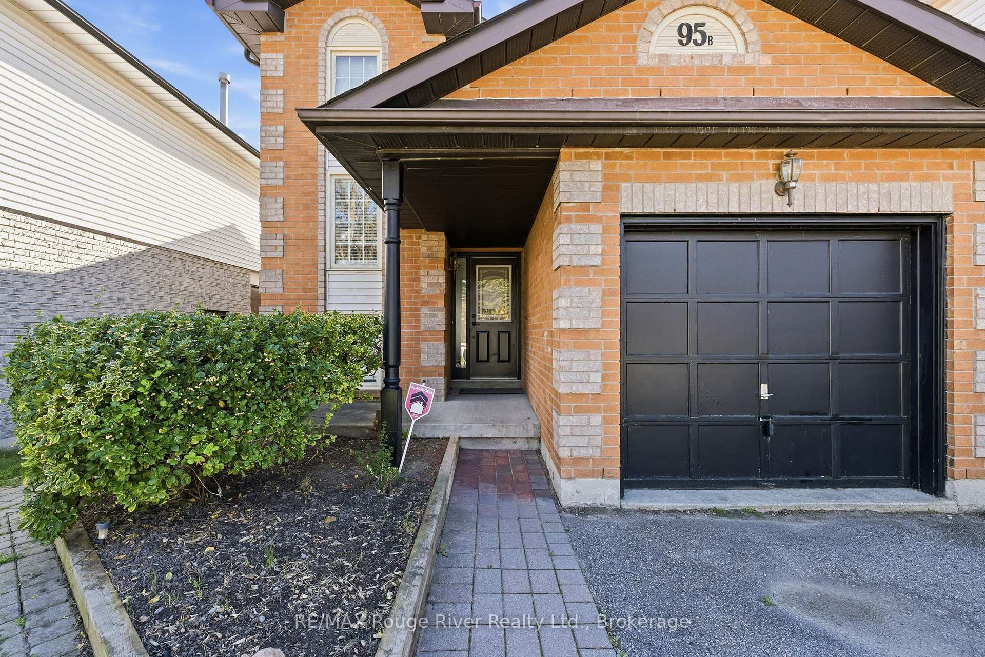 Photo 2 of 95 Concession Street E, Clarington, Bowmanville — HOMEH