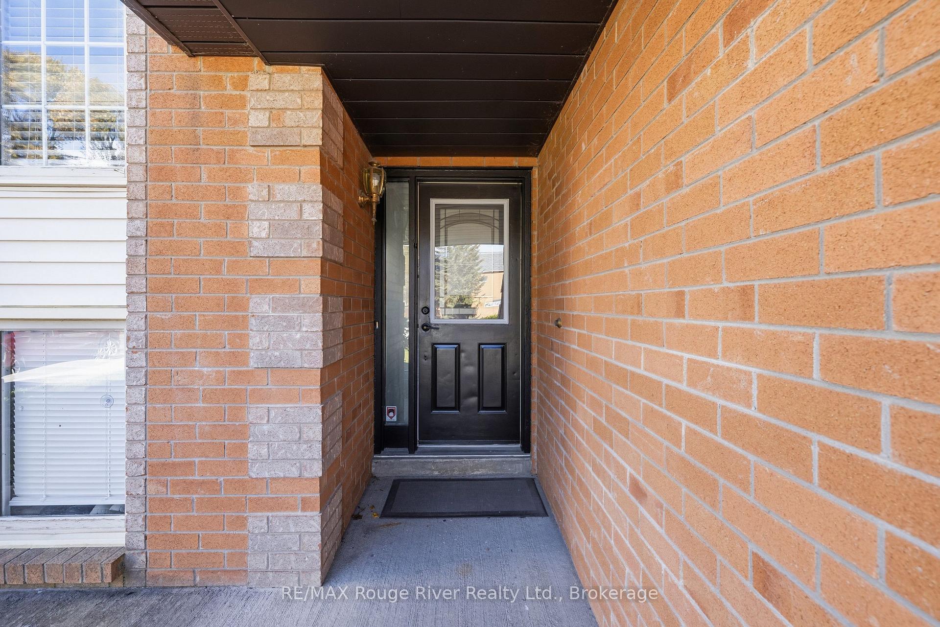 Photo 4 of 95 Concession Street E, Clarington, Bowmanville — HOMEH