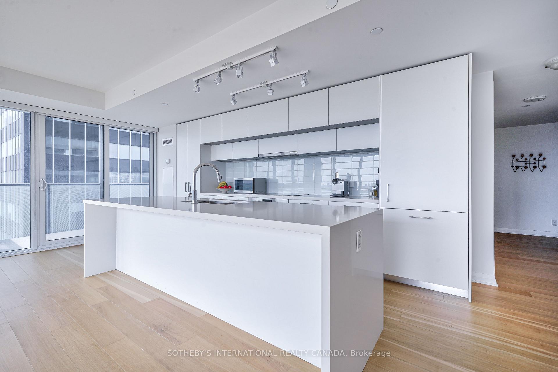 Photo 5 of Unit 1402, 99 Foxbar Road, Toronto, Yonge-St. Clair — HOMEH