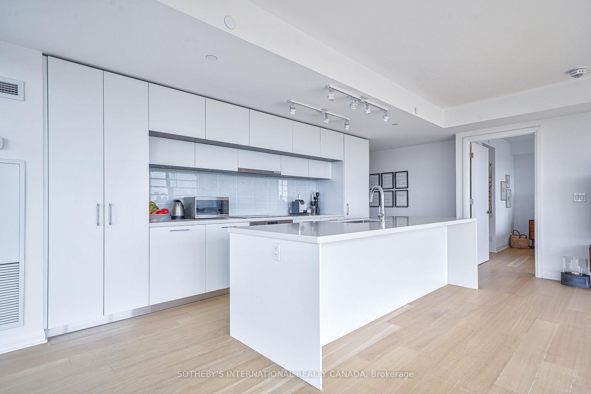 Photo 6 of Unit 1402, 99 Foxbar Road, Toronto, Yonge-St. Clair — HOMEH