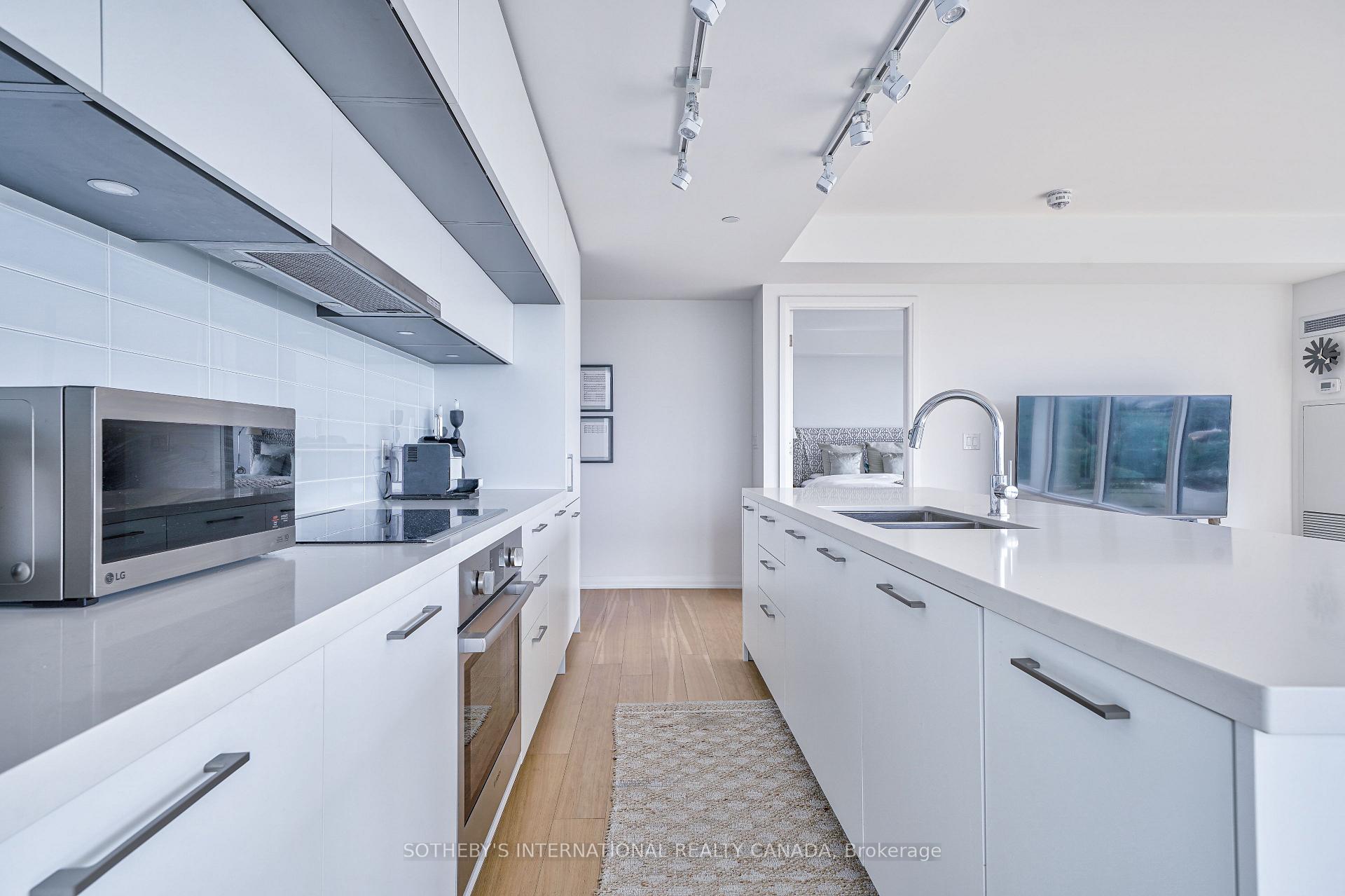 Photo 7 of Unit 1402, 99 Foxbar Road, Toronto, Yonge-St. Clair — HOMEH