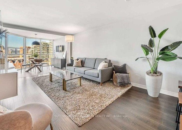 Photo 6 of Unit 804, 701 King Street W, Toronto, Niagara — HOMEH