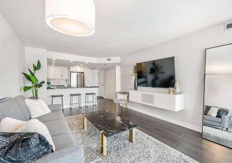 Photo 8 of Unit 804, 701 King Street W, Toronto, Niagara — HOMEH