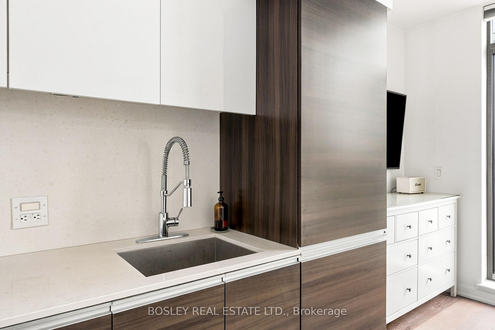 Photo 9 of Unit 613, 8 Gladstone Avenue, Toronto, Little Portugal — HOMEH