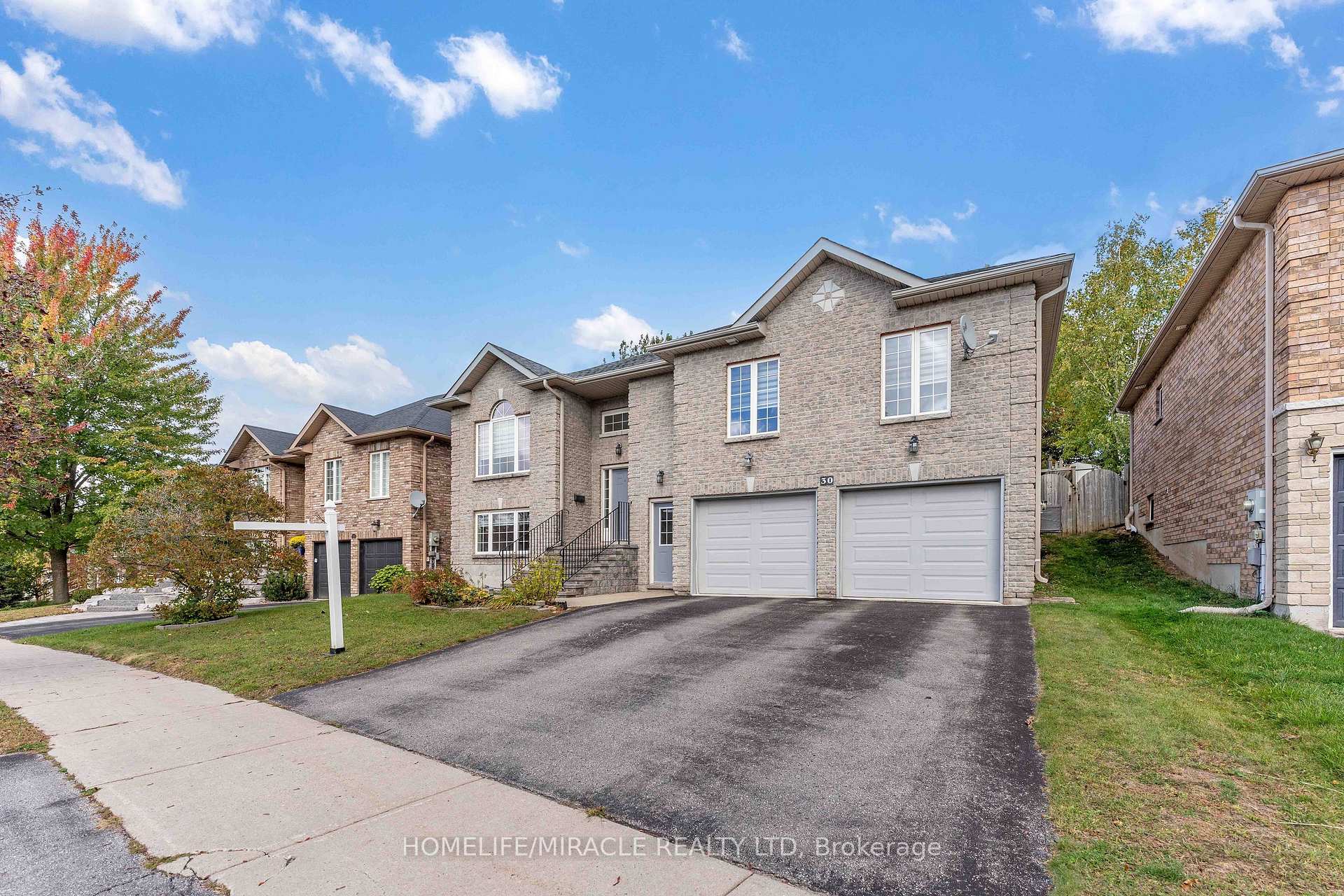 Photo 2 of 30 Dove Crescent, Barrie, Ardagh — HOMEH