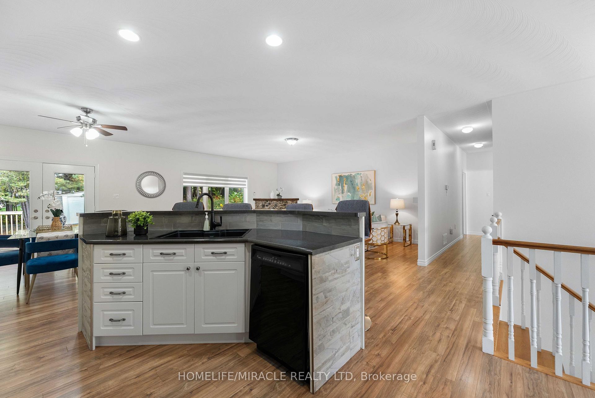 Photo 10 of 30 Dove Crescent, Barrie, Ardagh — HOMEH