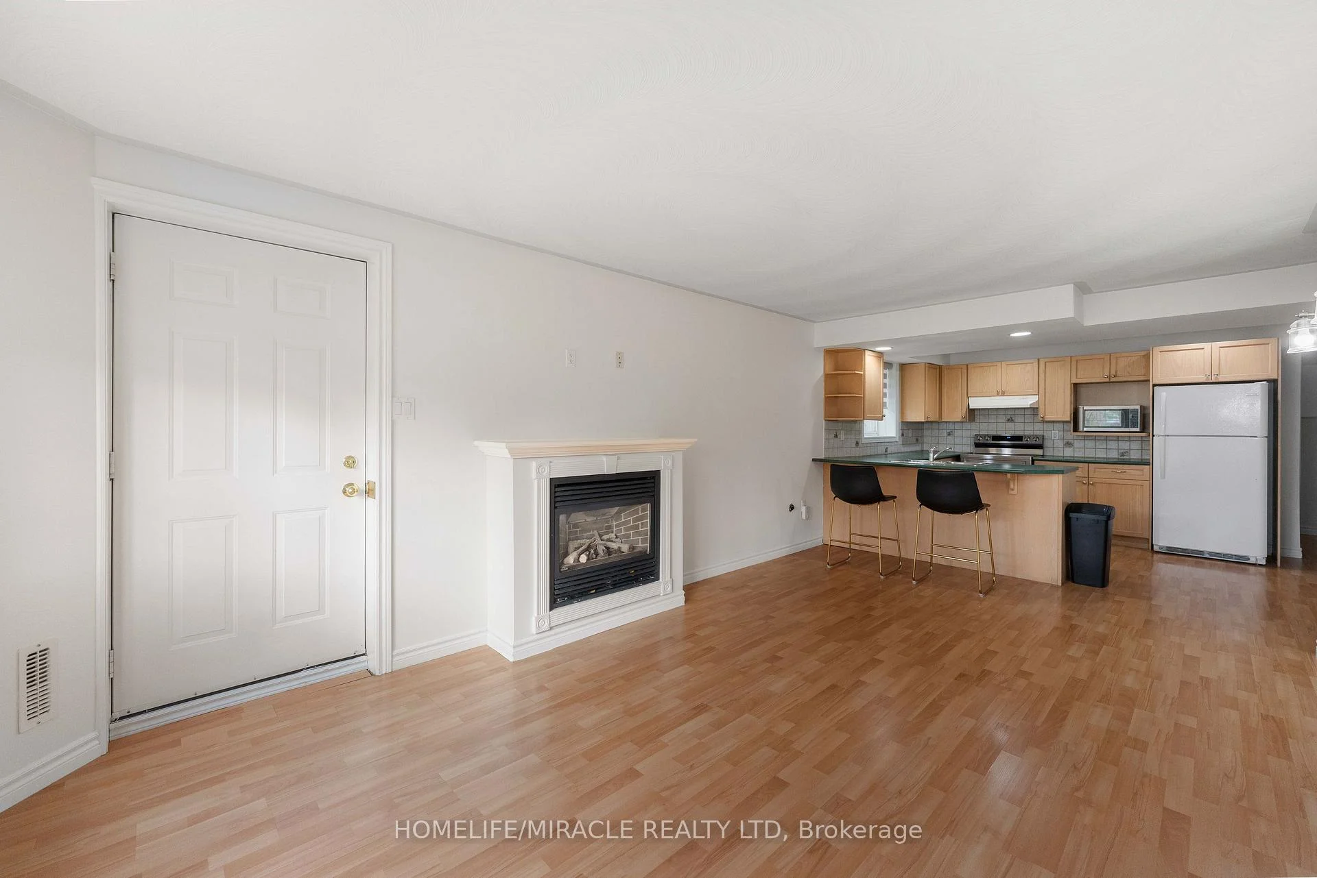 Photo 33 of 30 Dove Crescent, Barrie, Ardagh — HOMEH