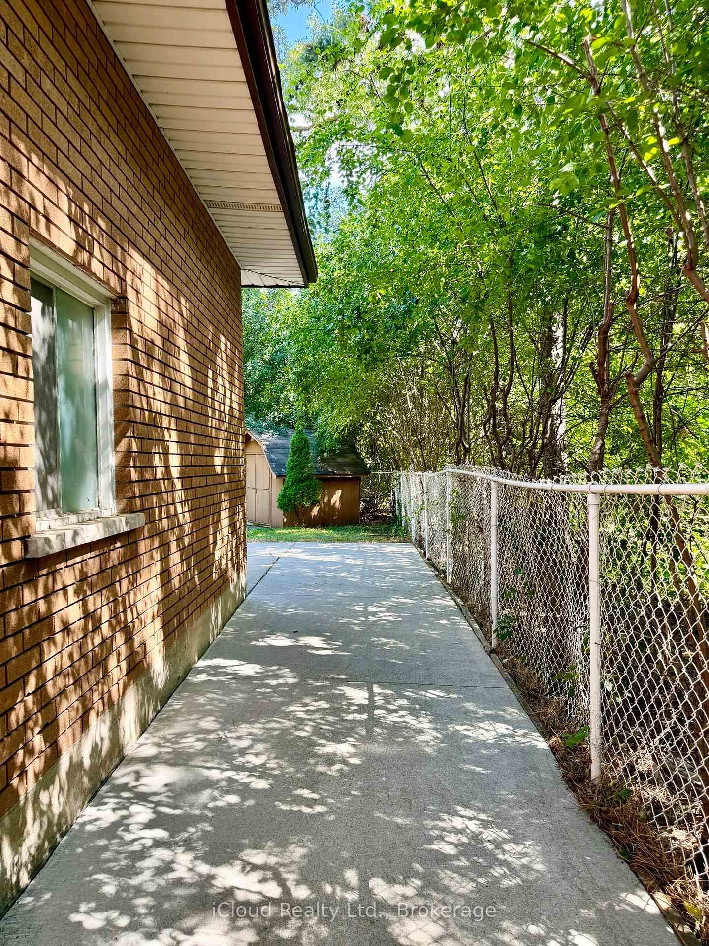 Photo 33 of 119 Dixon Street, Kitchener, Rockway — HOMEH