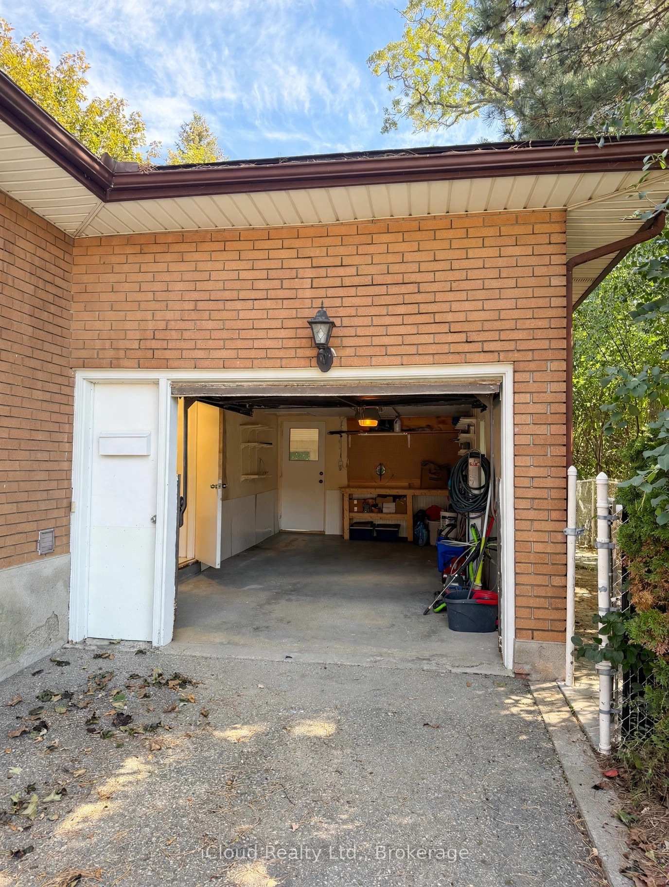 Photo 36 of 119 Dixon Street, Kitchener, Rockway — HOMEH