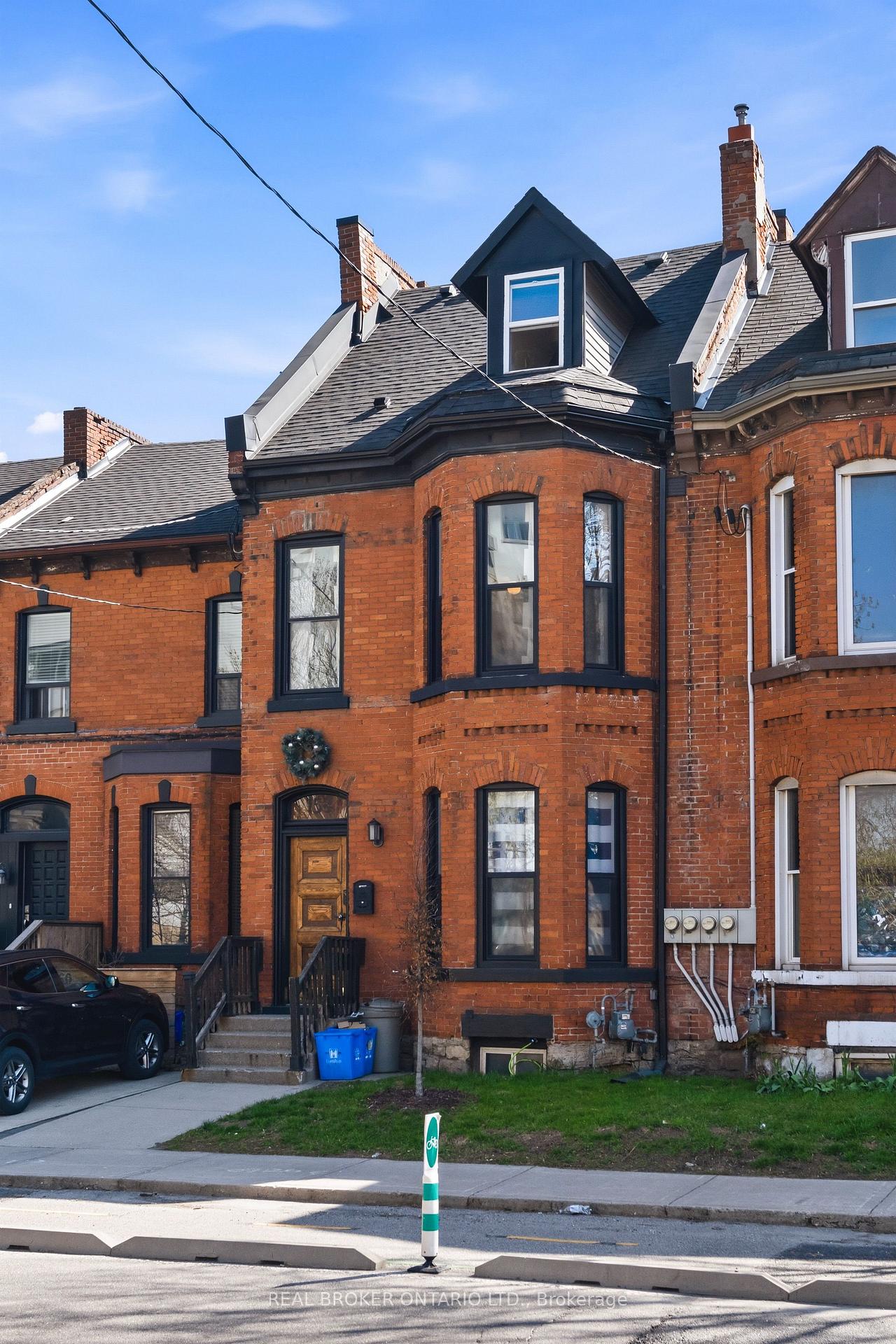 Photo of 158 Hunter Street E