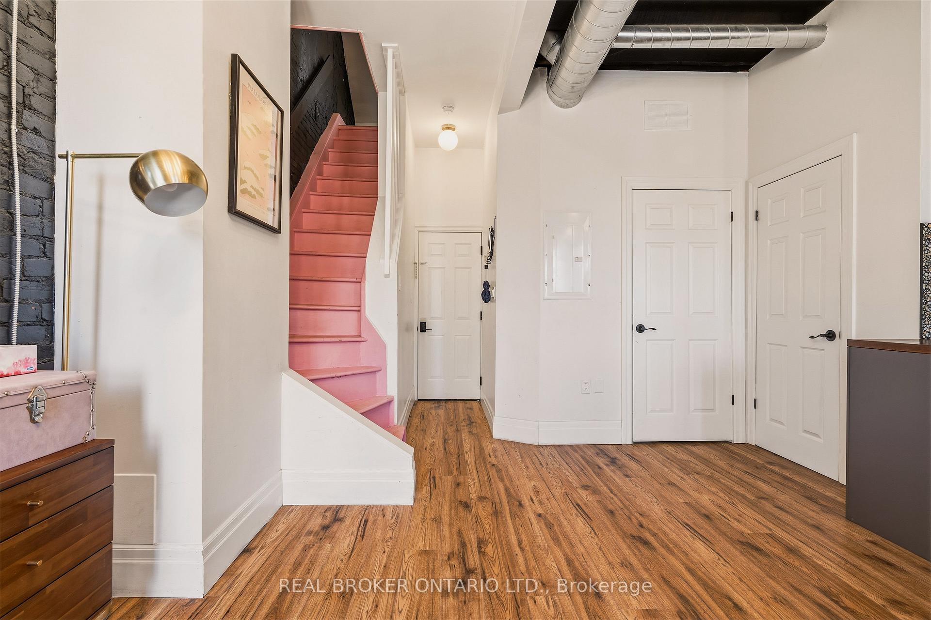 Photo 5 of 158 Hunter Street E, Hamilton, Corktown — HOMEH