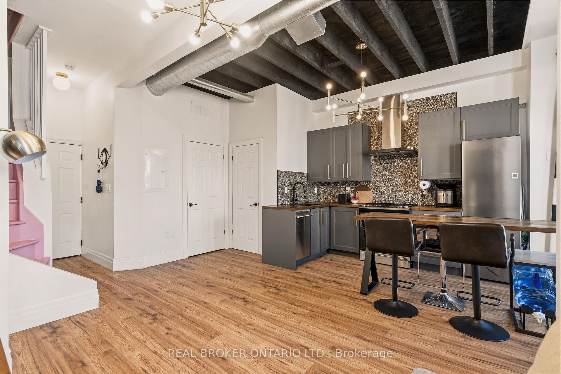Photo 8 of 158 Hunter Street E, Hamilton, Corktown — HOMEH