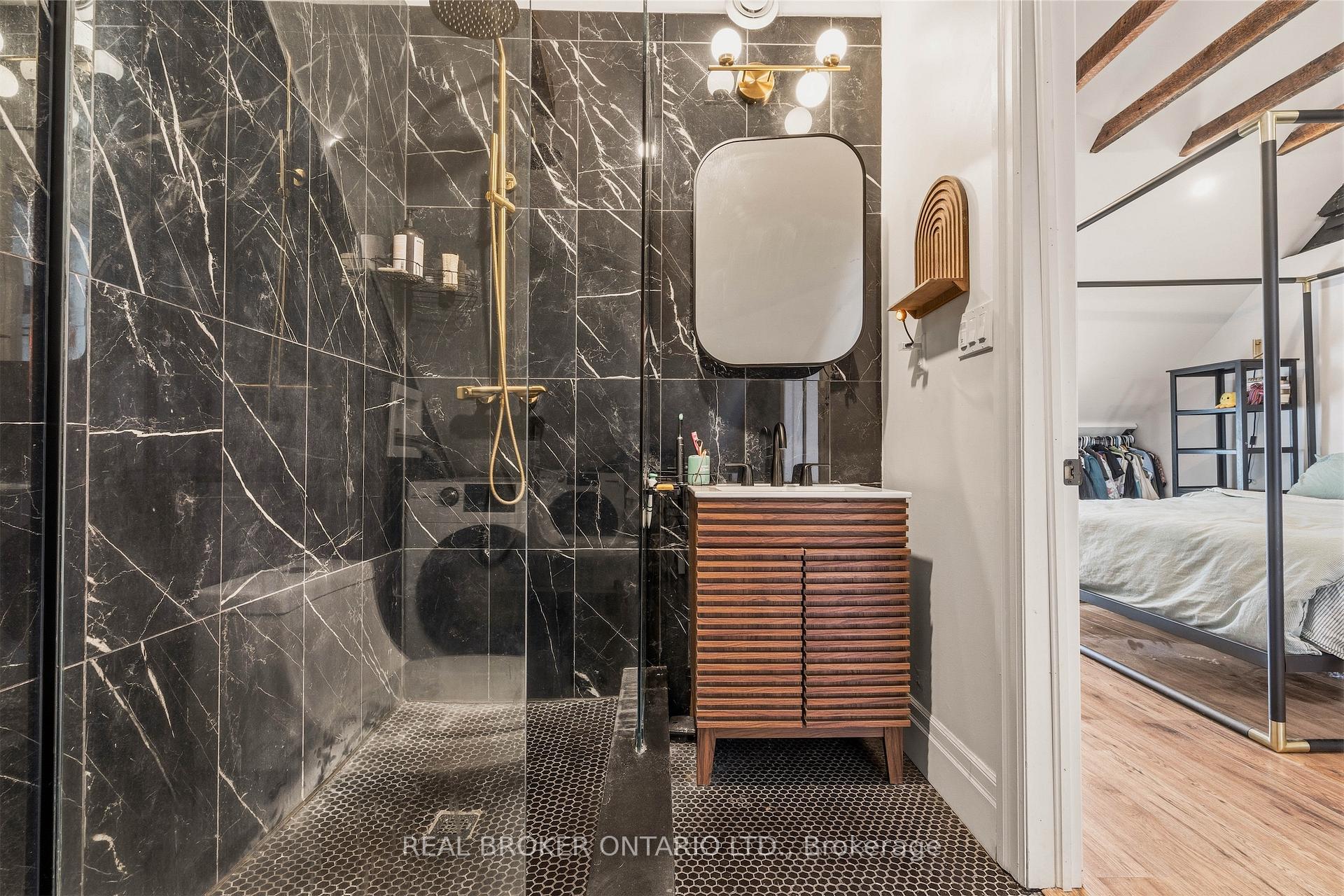 Photo 13 of 158 Hunter Street E, Hamilton, Corktown — HOMEH