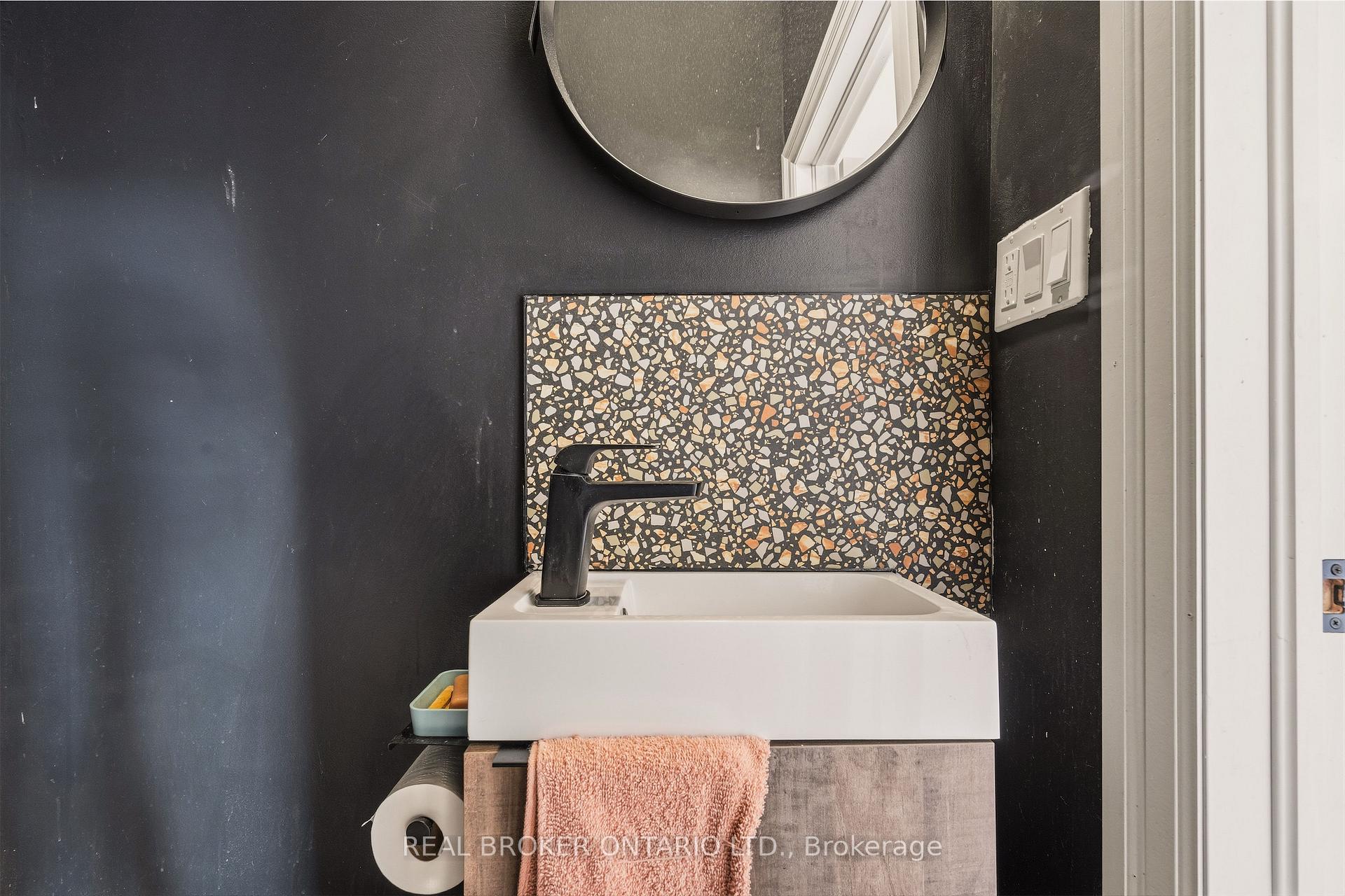 Photo 15 of 158 Hunter Street E, Hamilton, Corktown — HOMEH