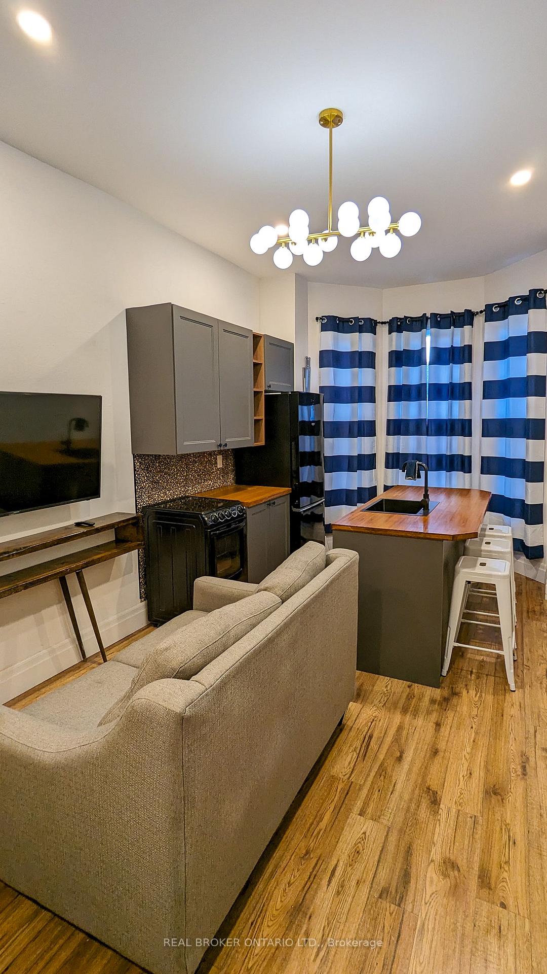 Photo 39 of 158 Hunter Street E, Hamilton, Corktown — HOMEH
