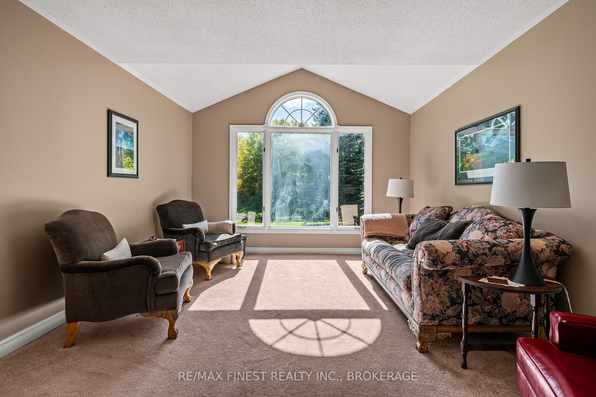 Photo 14 of 2032 Valleyview Drive, Frontenac, Frontenac South — HOMEH