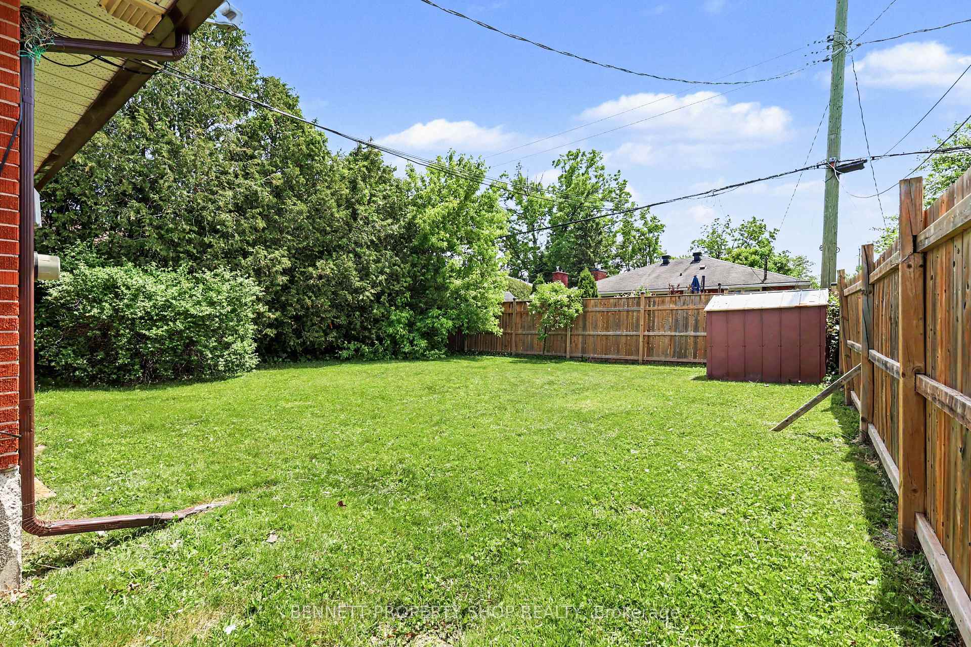 Photo 17 of 1308 Rustic Drive, Ottawa, Parkway Park — HOMEH