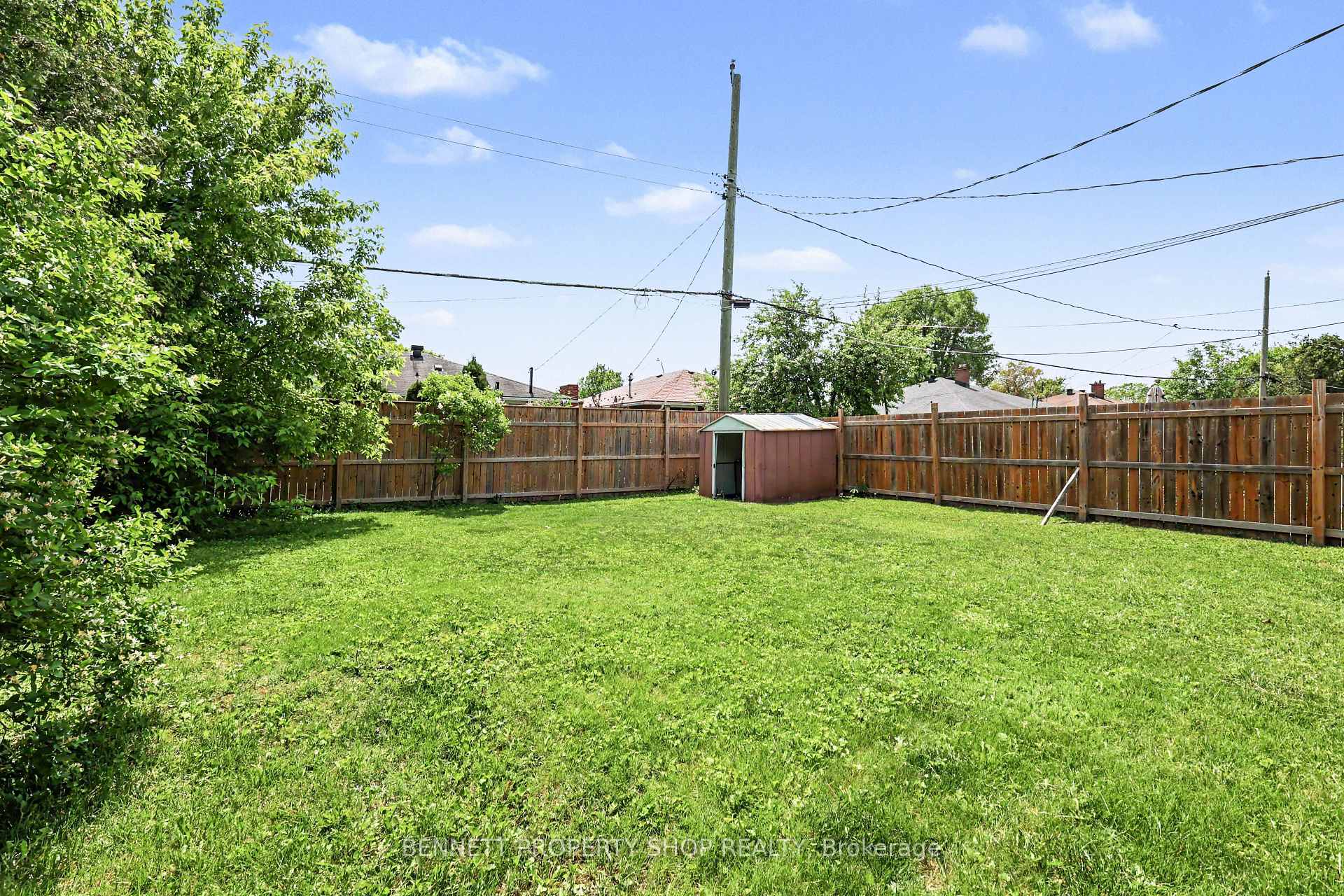 Photo 19 of 1308 Rustic Drive, Ottawa, Parkway Park — HOMEH