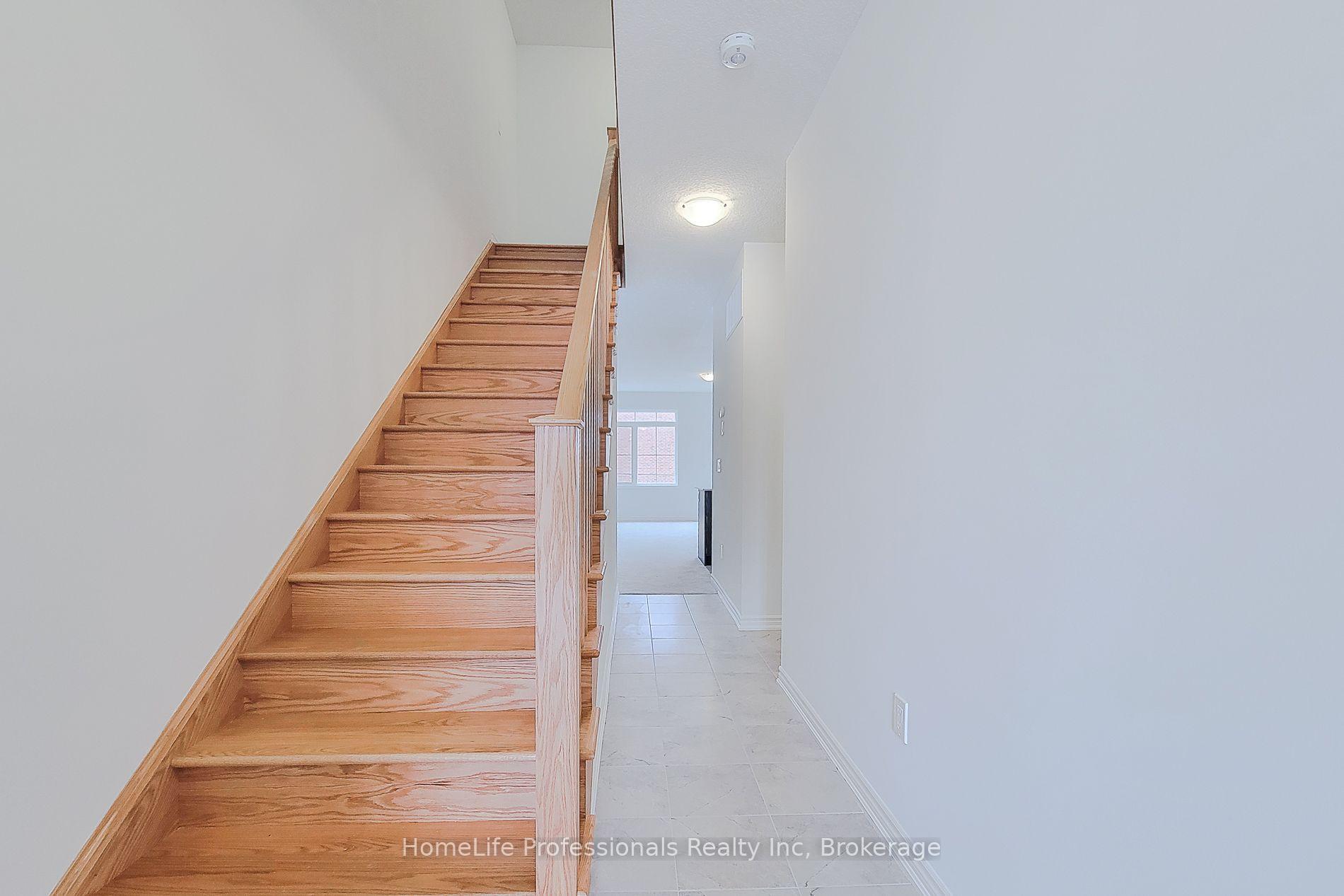 Photo 10 of 4 Elite Crescent, Haldimand — HOMEH