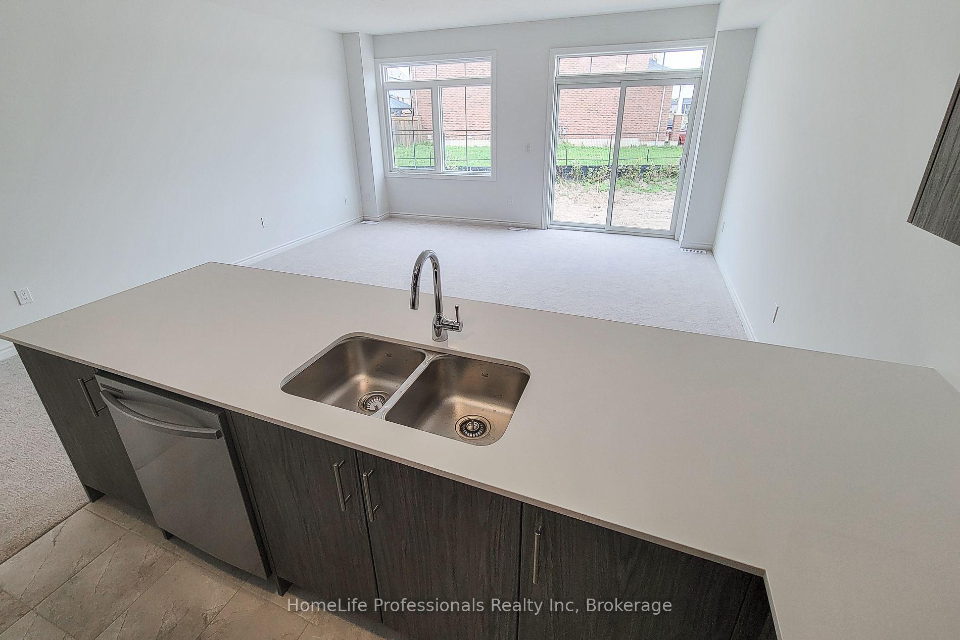 Photo 20 of 4 Elite Crescent, Haldimand — HOMEH