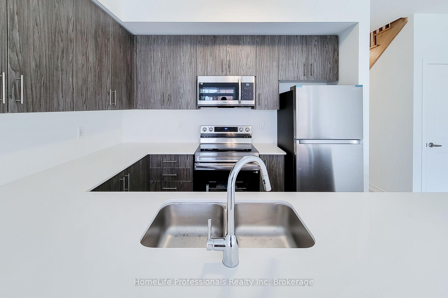 Photo 21 of 4 Elite Crescent, Haldimand — HOMEH