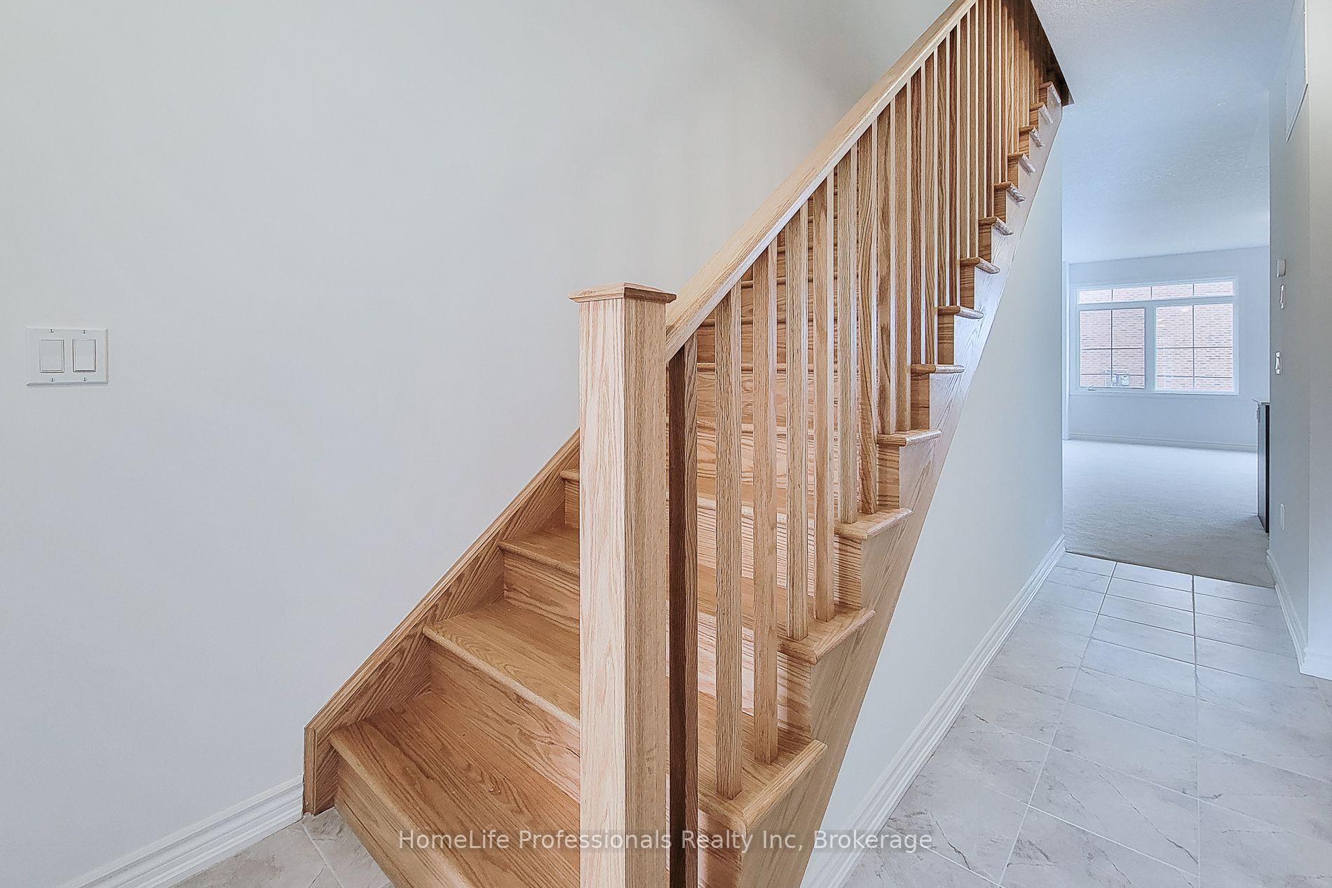 Photo 24 of 4 Elite Crescent, Haldimand — HOMEH