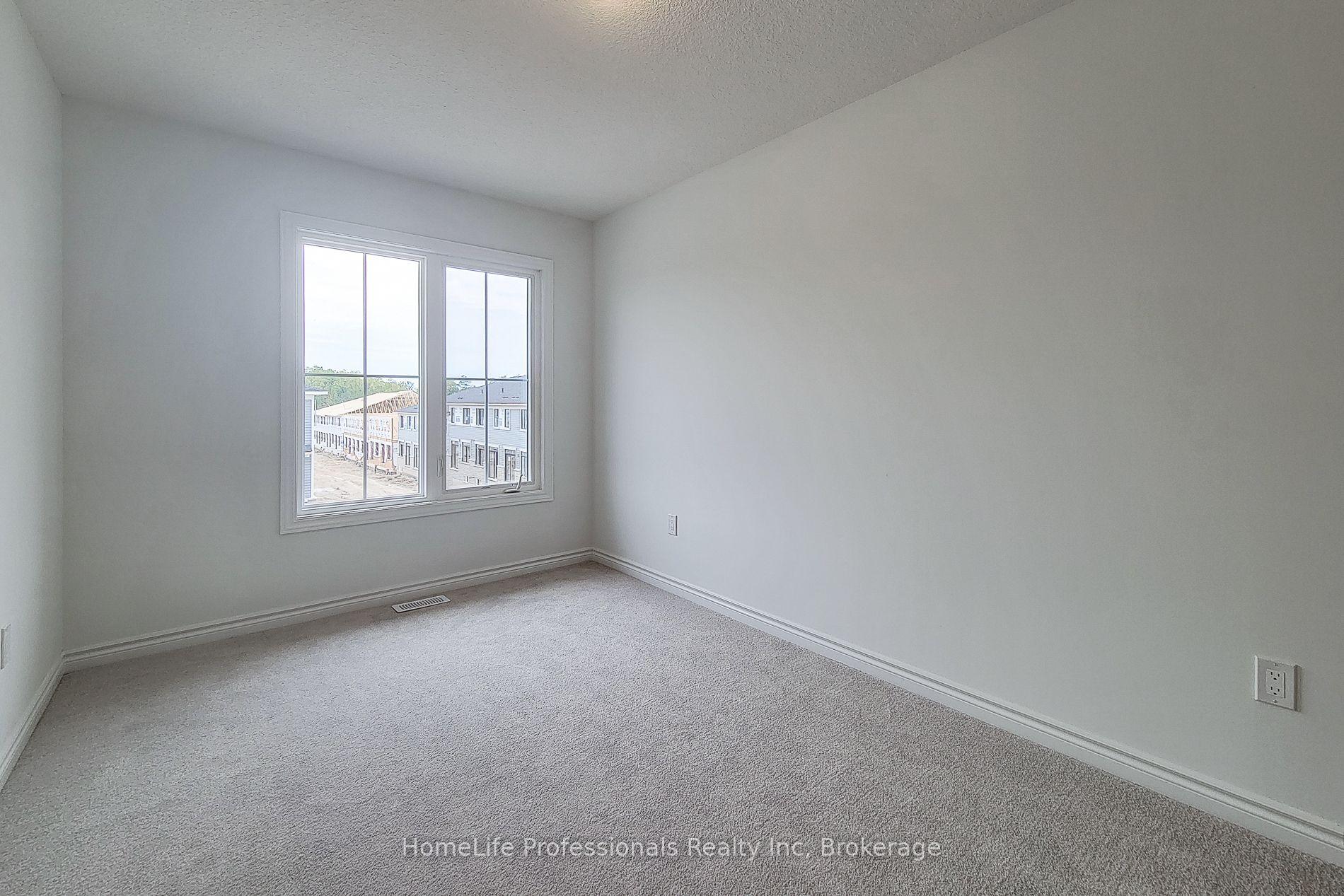 Photo 34 of 4 Elite Crescent, Haldimand — HOMEH