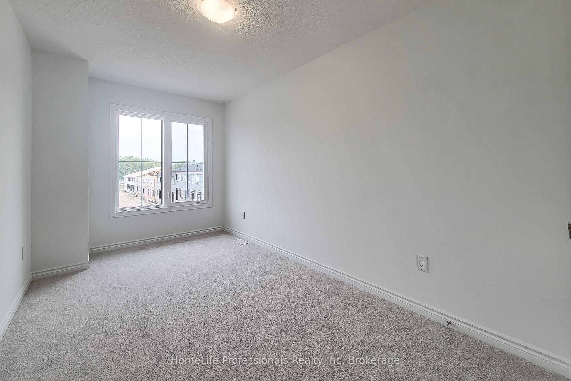 Photo 38 of 4 Elite Crescent, Haldimand — HOMEH
