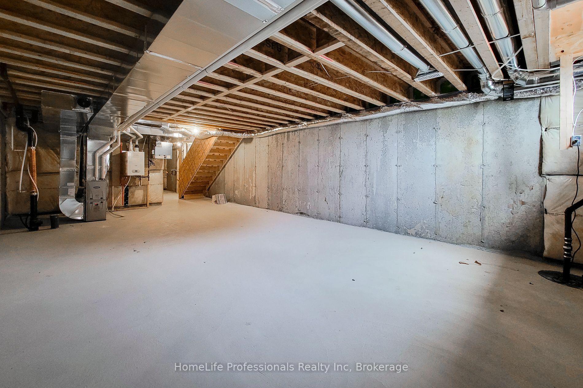 Photo 43 of 4 Elite Crescent, Haldimand — HOMEH