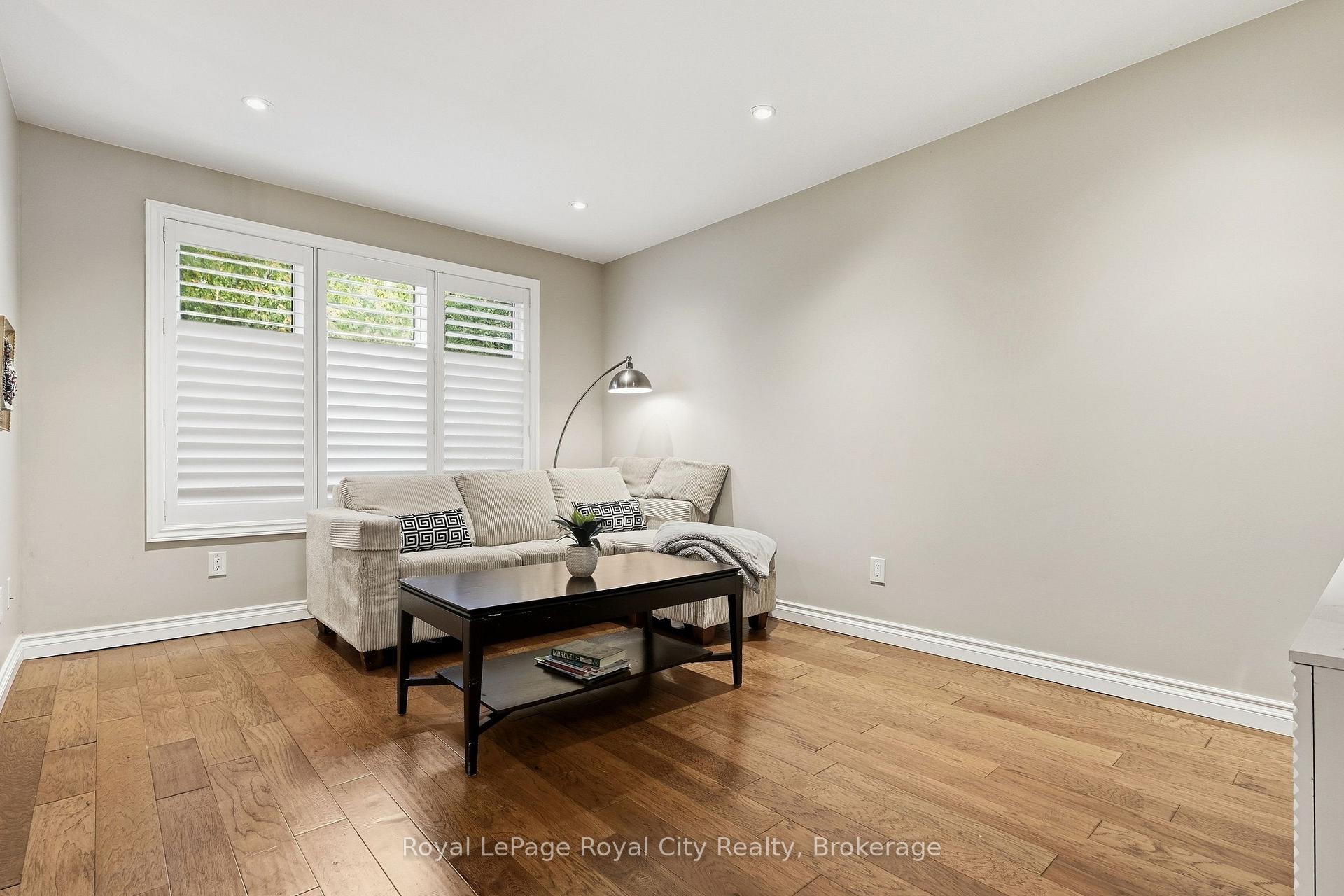 Photo 4 of Unit UPPER, 37 Mcilwraith Crescent, Guelph, Grange Road — HOMEH