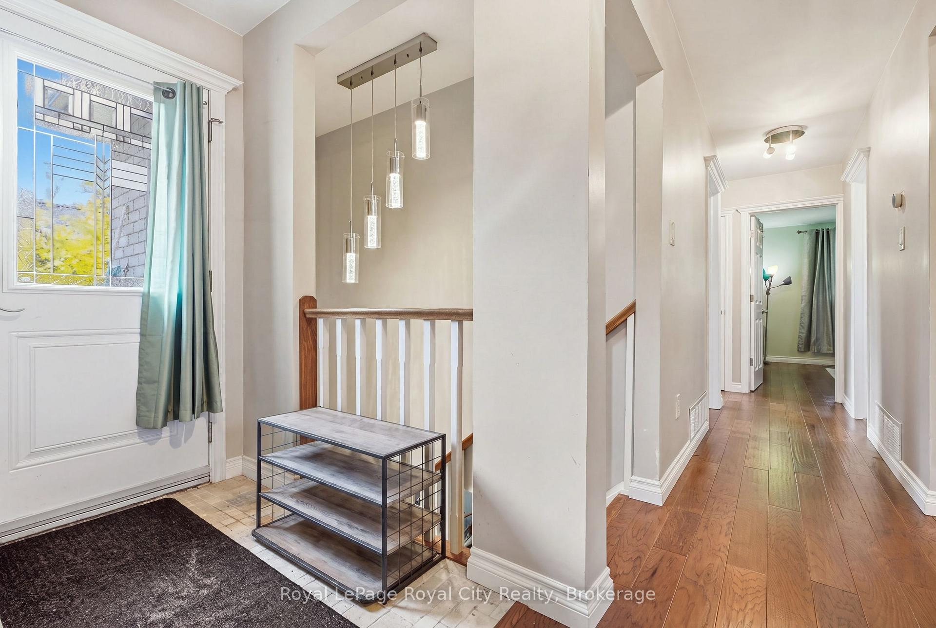 Photo 10 of Unit UPPER, 37 Mcilwraith Crescent, Guelph, Grange Road — HOMEH