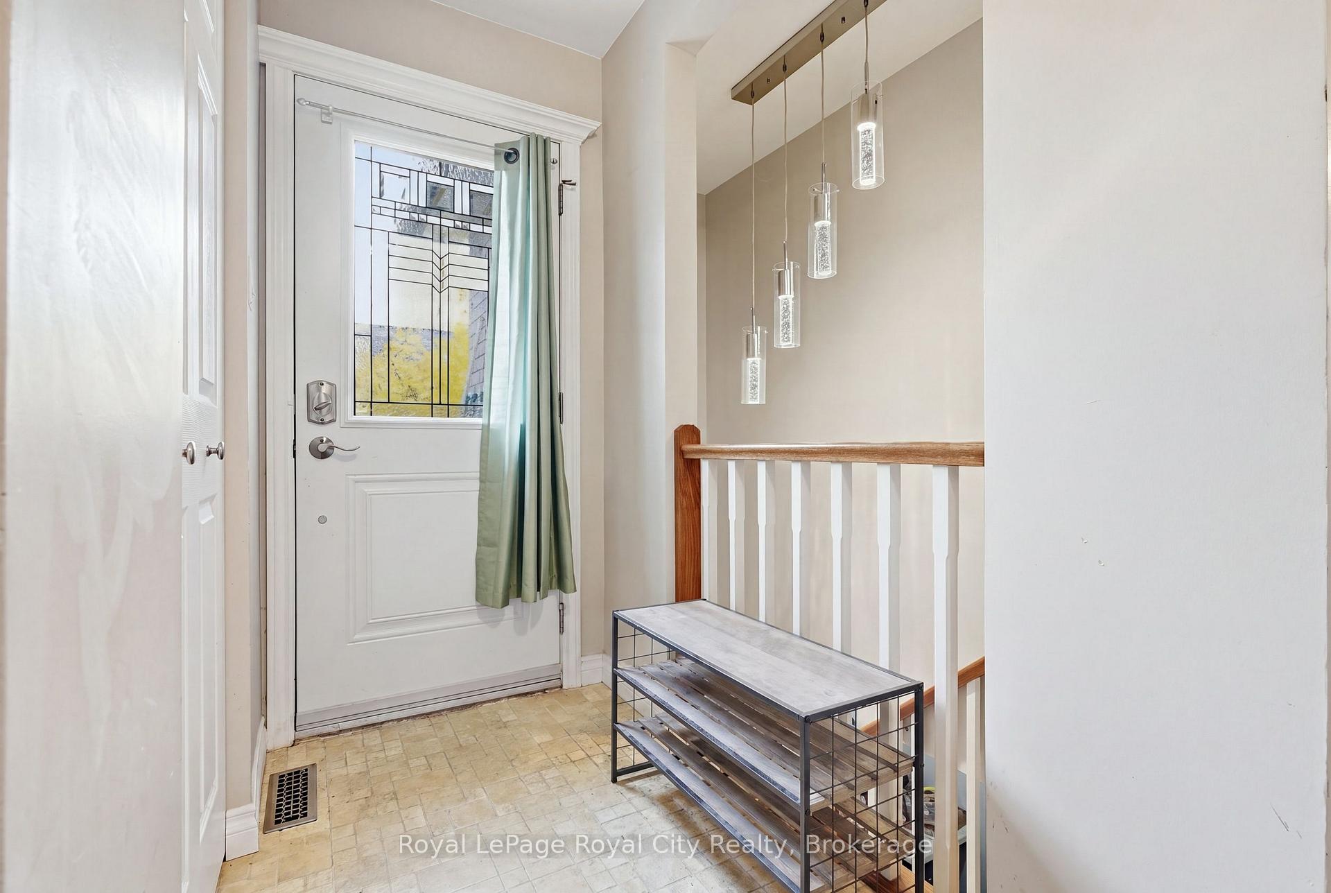 Photo 11 of Unit UPPER, 37 Mcilwraith Crescent, Guelph, Grange Road — HOMEH