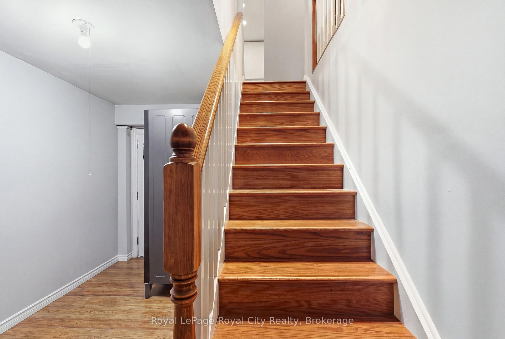 Photo 23 of Unit UPPER, 37 Mcilwraith Crescent, Guelph, Grange Road — HOMEH