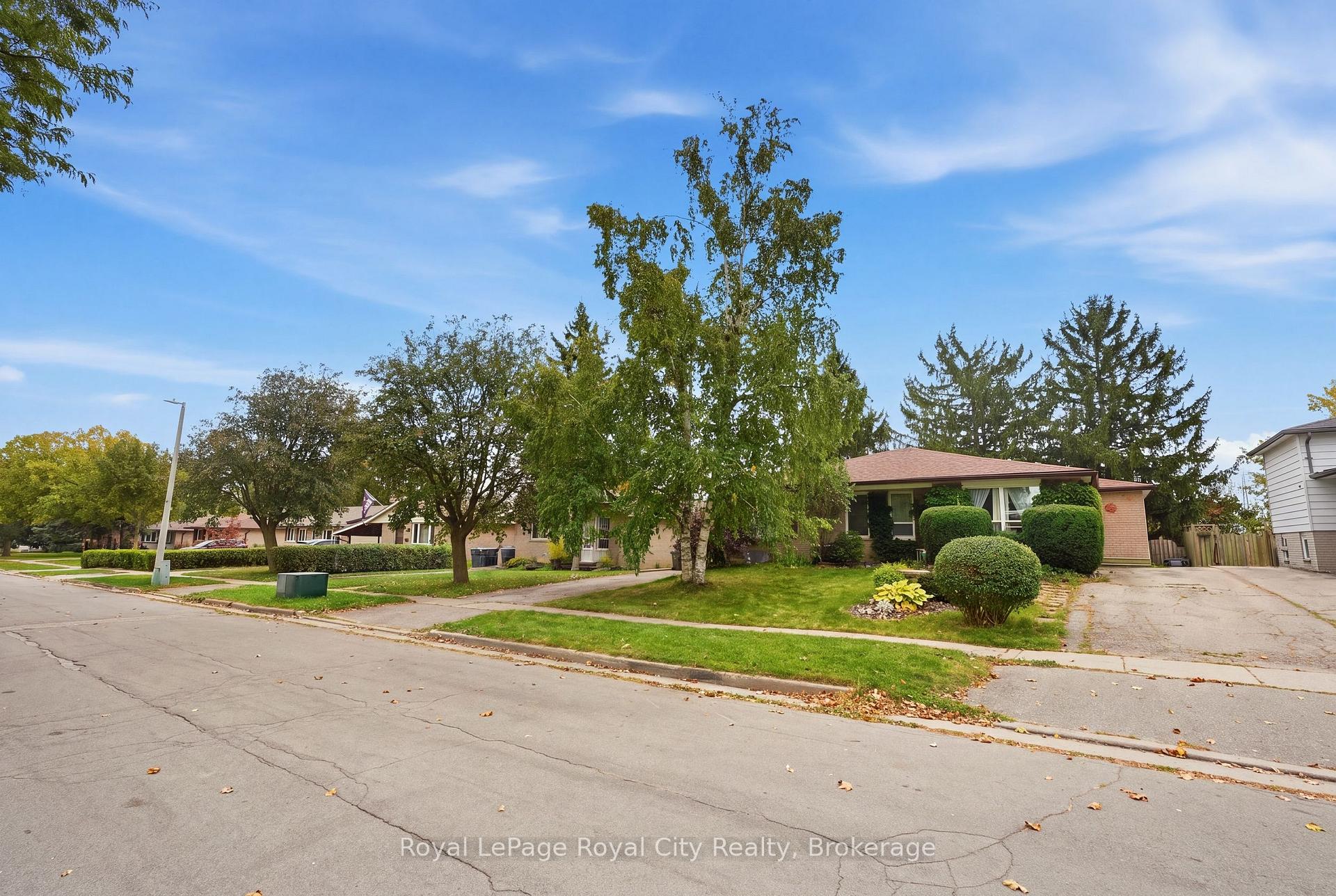 Photo 25 of Unit UPPER, 37 Mcilwraith Crescent, Guelph, Grange Road — HOMEH