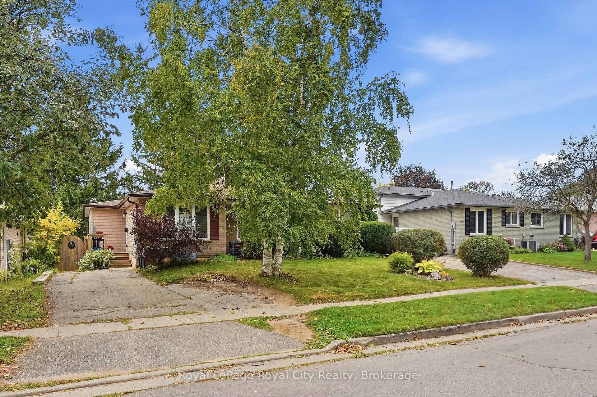 Photo 26 of Unit UPPER, 37 Mcilwraith Crescent, Guelph, Grange Road — HOMEH