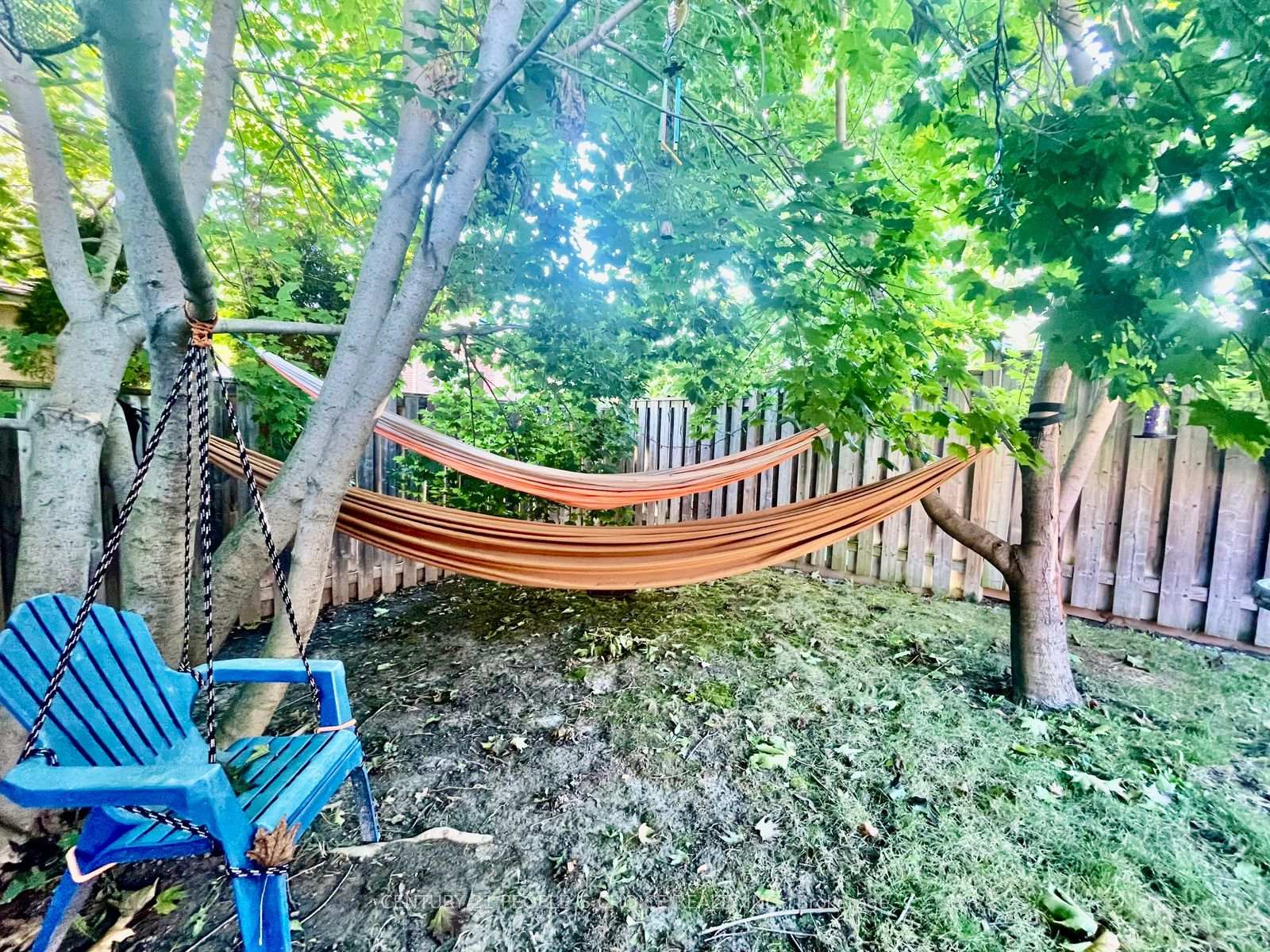 Photo 18 of 98 Niagara Trail, Halton Hills, Georgetown — HOMEH