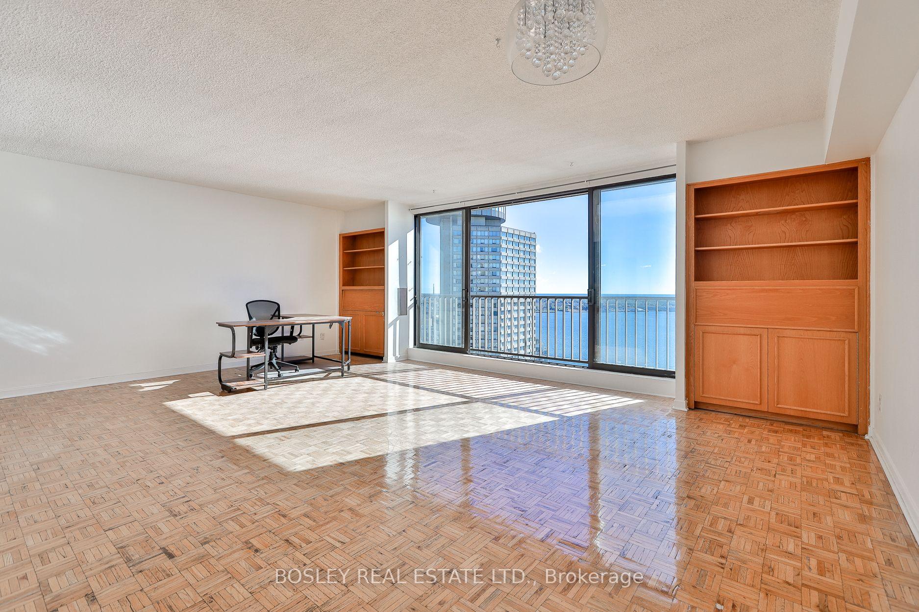 Photo 2 of Unit 2825, 33 Harbour Square, Toronto, Waterfront Communities — HOMEH