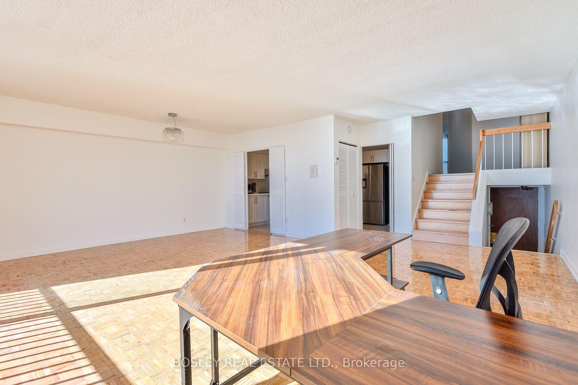 Photo 3 of Unit 2825, 33 Harbour Square, Toronto, Waterfront Communities — HOMEH