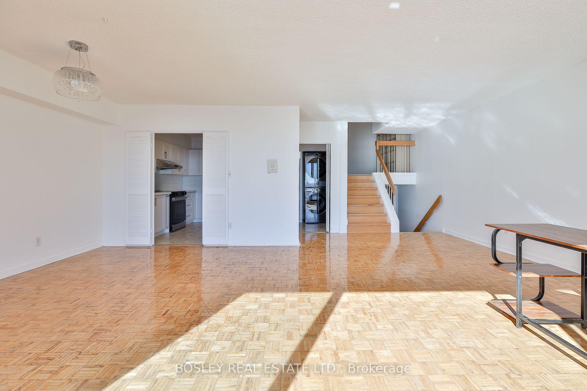 Photo 4 of Unit 2825, 33 Harbour Square, Toronto, Waterfront Communities — HOMEH