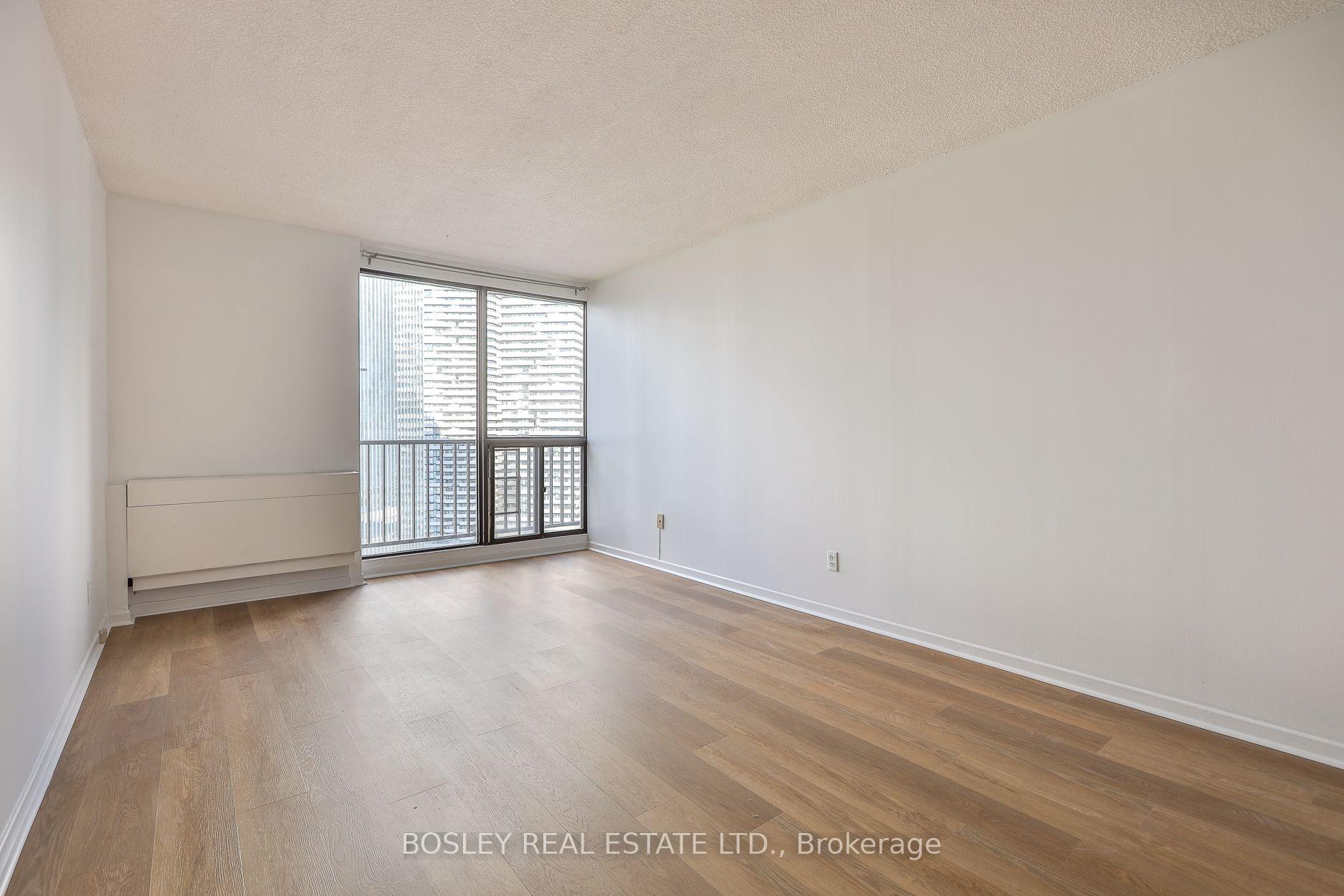 Photo 15 of Unit 2825, 33 Harbour Square, Toronto, Waterfront Communities — HOMEH