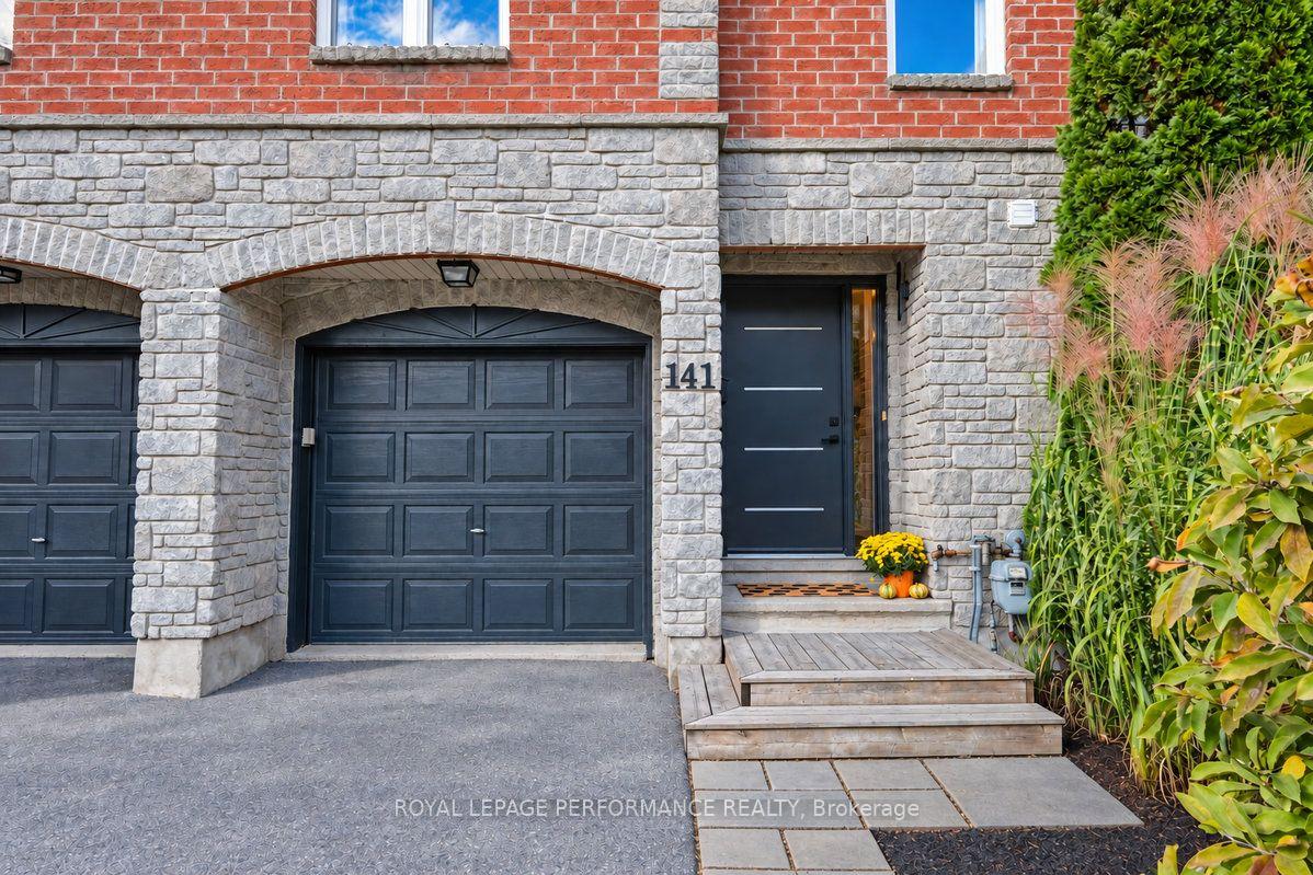 Photo 2 of 141 Arcola Private, Ottawa, Overbrook/Castle Heights — HOMEH