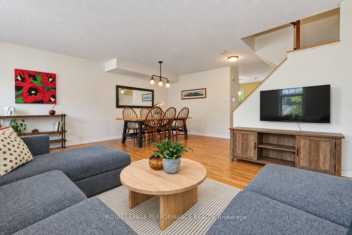 Photo 8 of 141 Arcola Private, Ottawa, Overbrook/Castle Heights — HOMEH